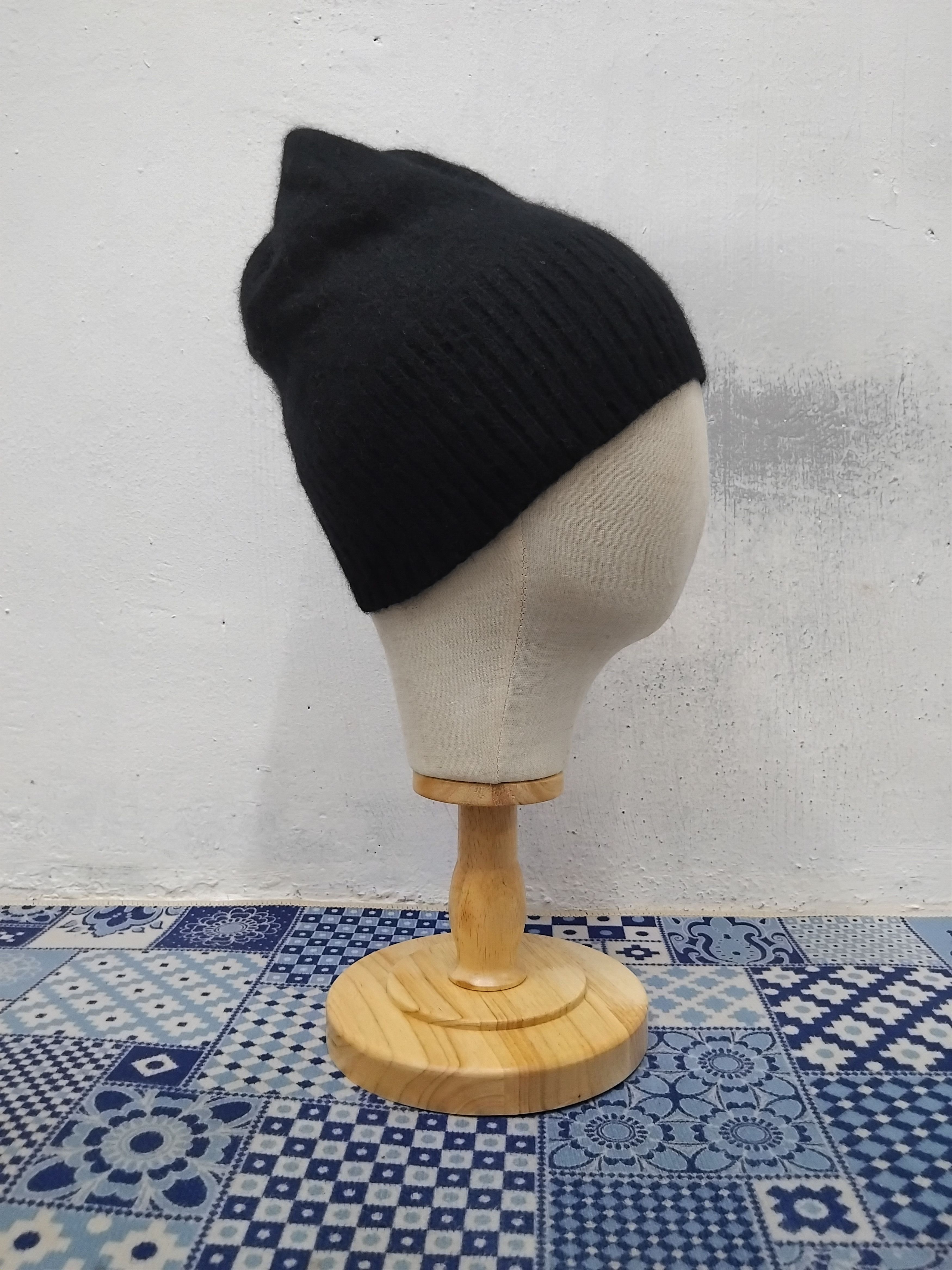 Japanese Brand 💥Uniqlo Japanese brand black colour beanie hat Size ONE SIZE - 5 Thumbnail