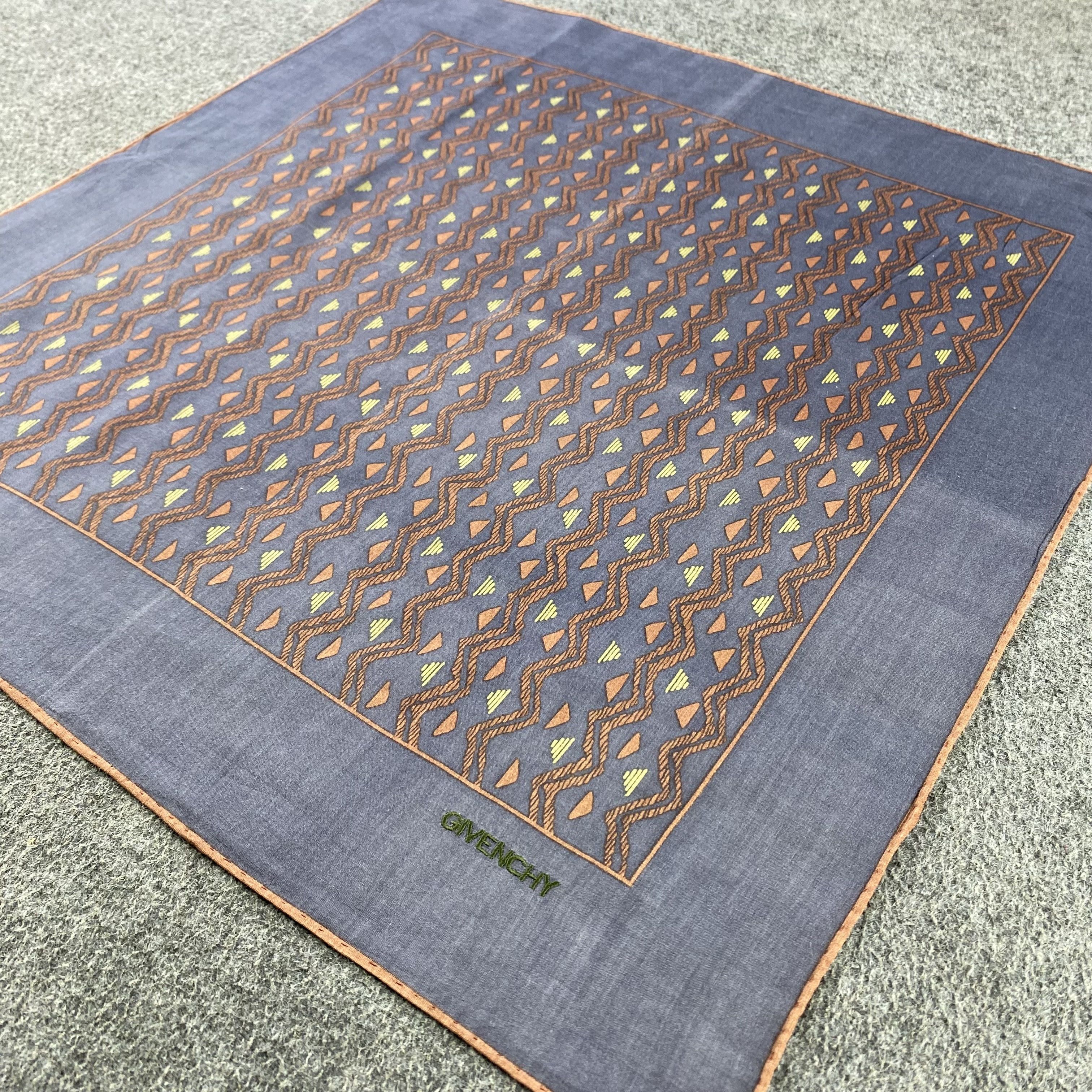 Vintage Givenchy Handkerchief/Neckerchief/Bandana HC675 Size ONE SIZE - 2 Thumbnail