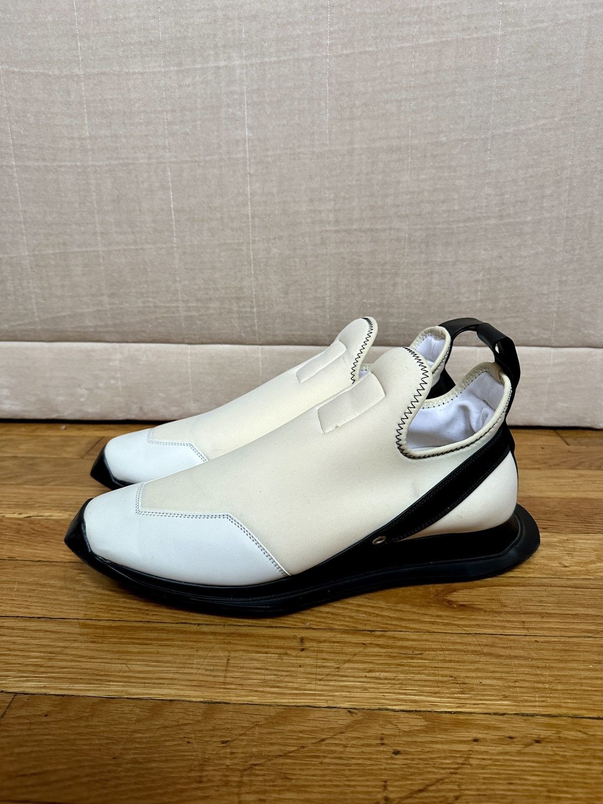 image of Rick Owens Drkshdw Neoprene Runner Shoes in White, Men's (Size 11)