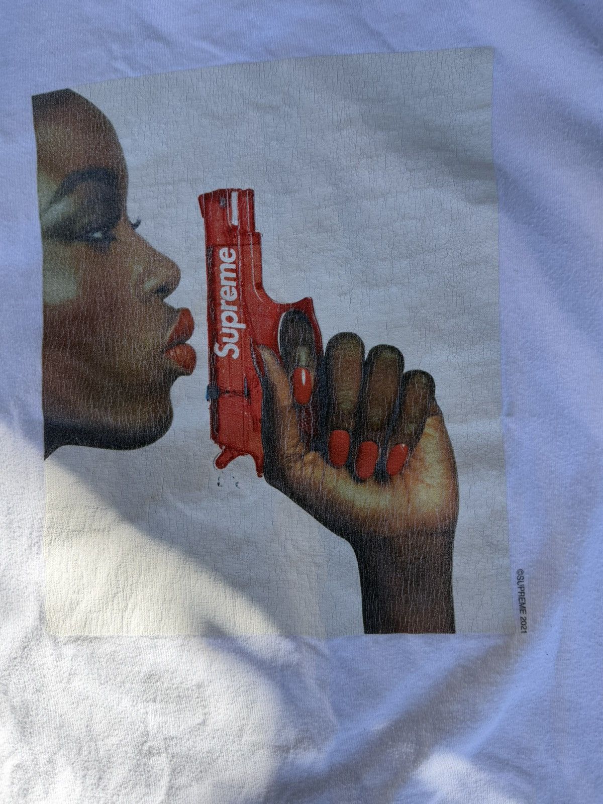 Supreme Supreme water pistol tee white Size US L / EU 52-54 / 3 - 3 Thumbnail