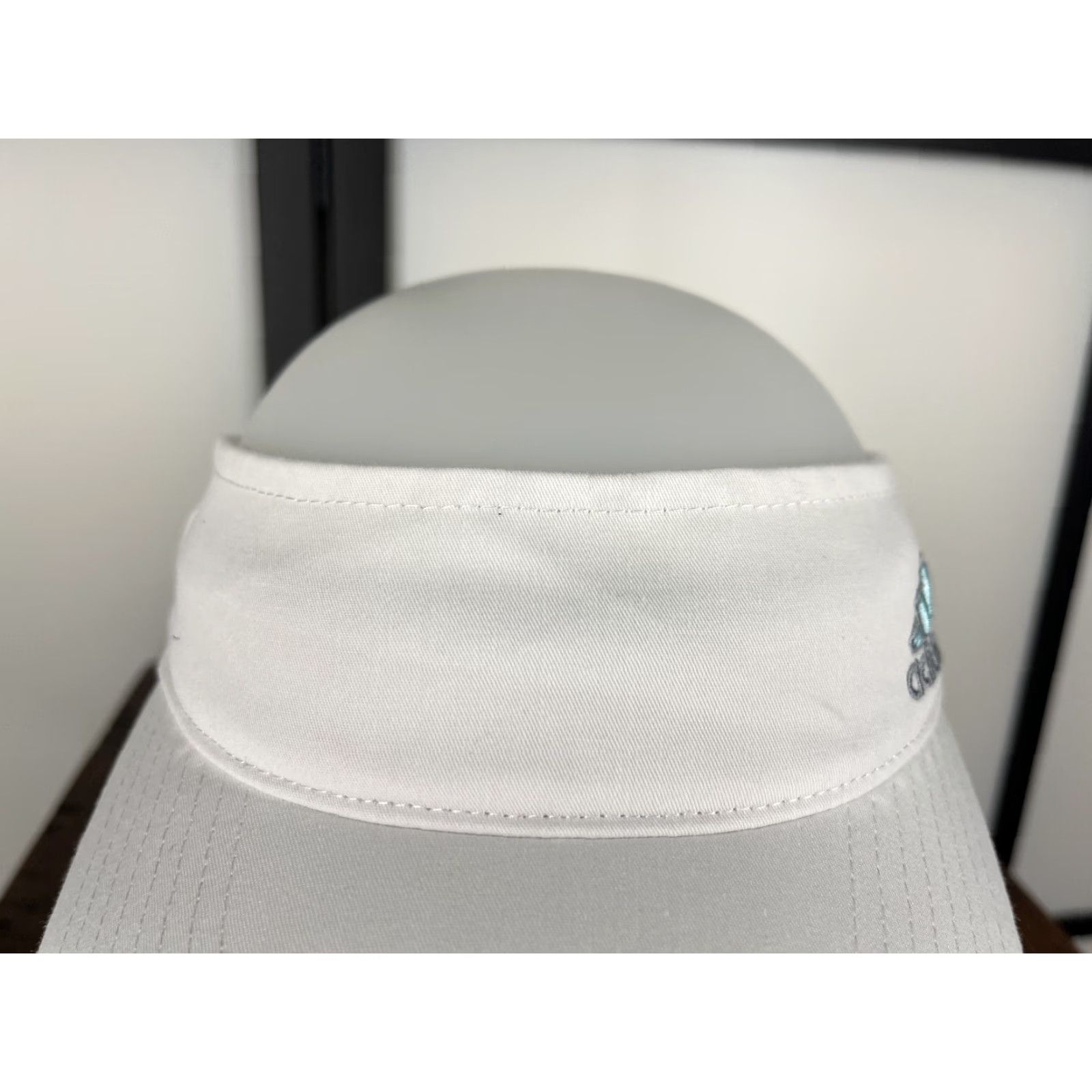 Adidas adidas Visor Adult One Size White Twill Cotton Tennis Golf Aeroready Hat/Cap Men’s Women’s? Size ONE SIZE - 3 Thumbnail