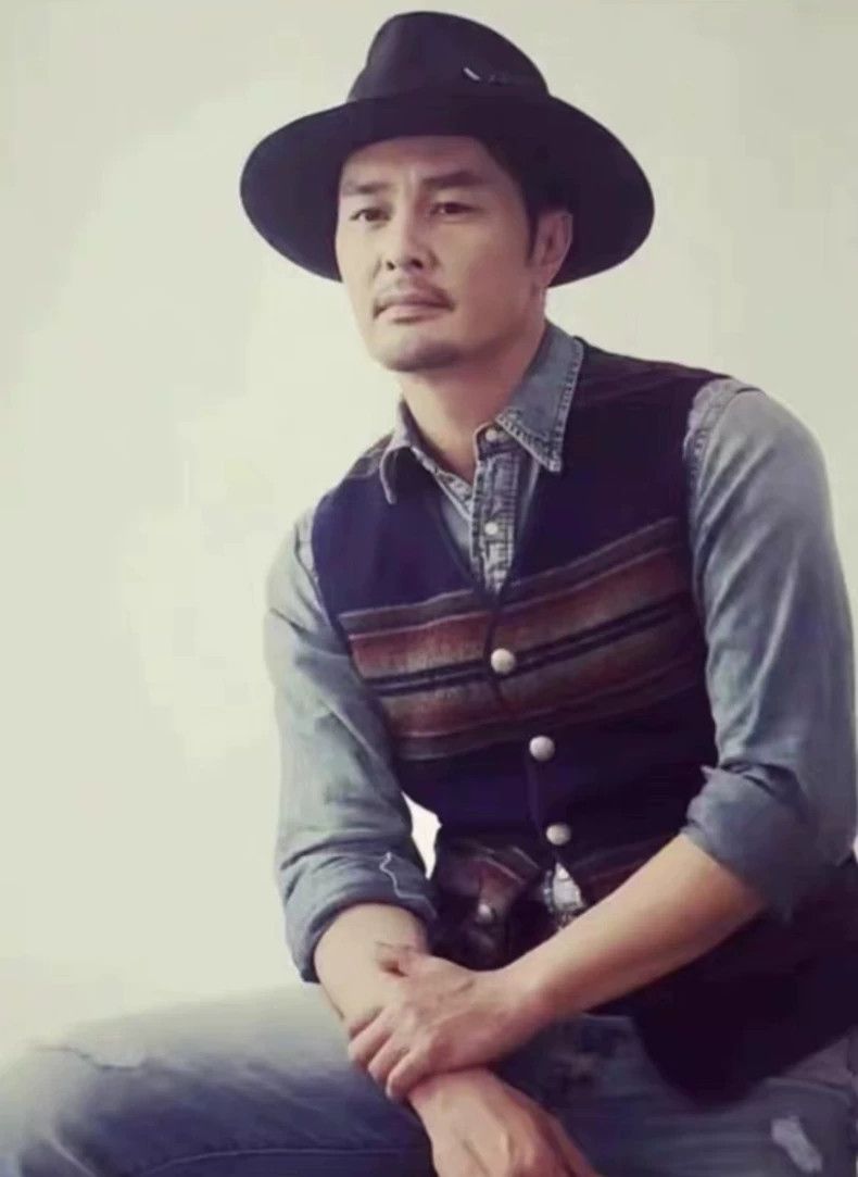 RRL Ralph Lauren RRL Ralph Lauren Old silver buckle southwest striped vest Size US S / EU 44-46 / 1 - 8 Thumbnail