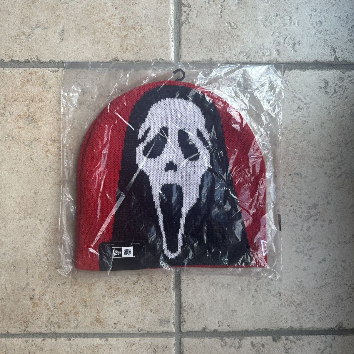 New Era × Supreme Supreme New Era Ghostface Beanie Red Size ONE SIZE - 1 Thumbnail