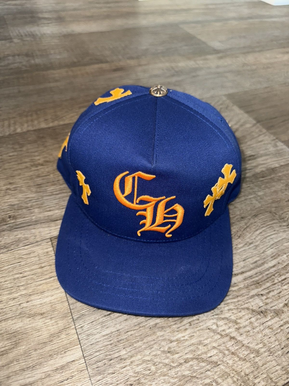 CHROME HEARTS EXCLUSIVE CROSS HAT