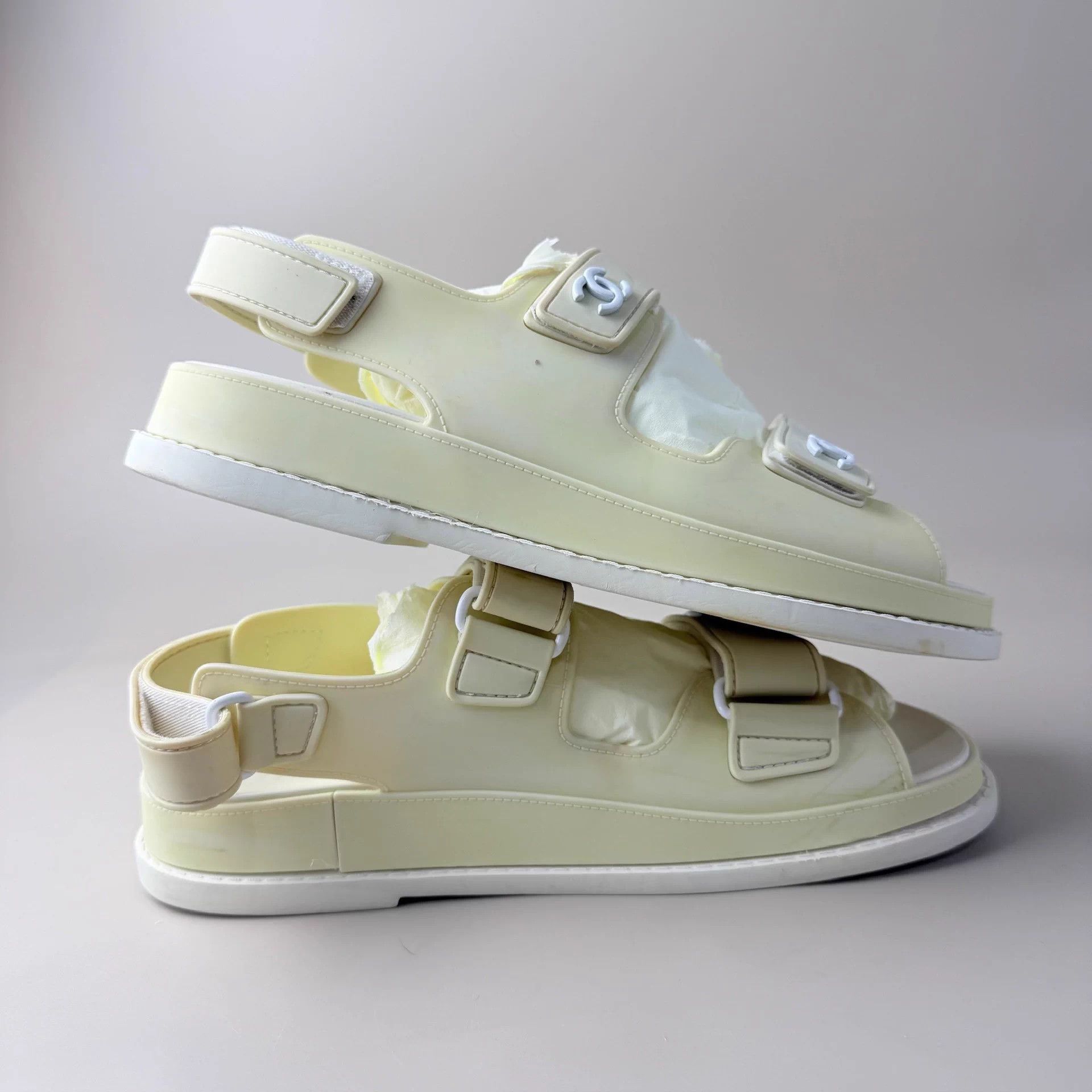 Chanel CHANEL Yellow CC Velcro Strap Sandals 37 Size US 6.5 / IT 36.5 - 4 Thumbnail