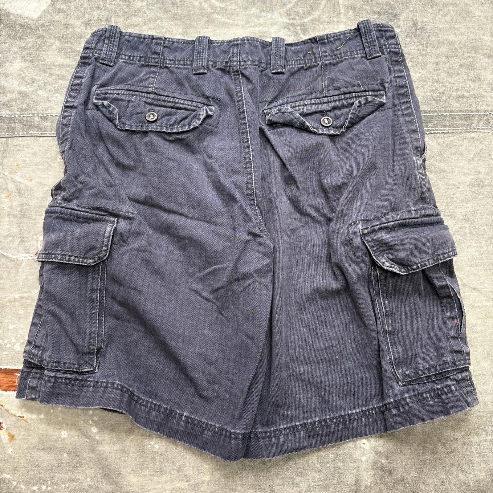 Izod × Vintage Vintage Y2K Baggy Navy Blue Izod Grunge Skater Cargo Shorts Size US 32 / EU 48 - 2 Thumbnail
