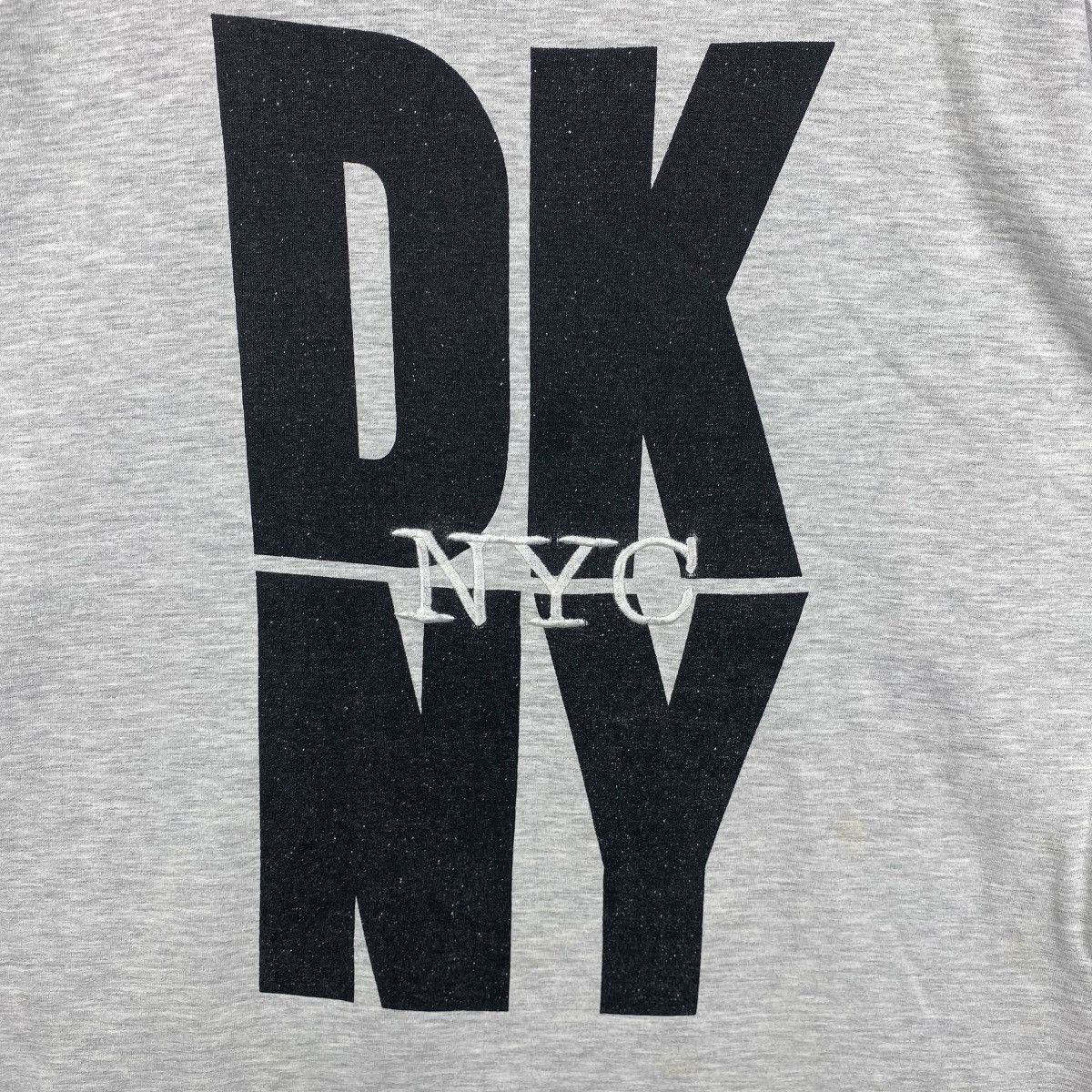 DKNY Vintage 90's DKNY NYC Logo Graphic Longsleeve Tee Shirt Size US L / EU 52-54 / 3 - 2 Thumbnail