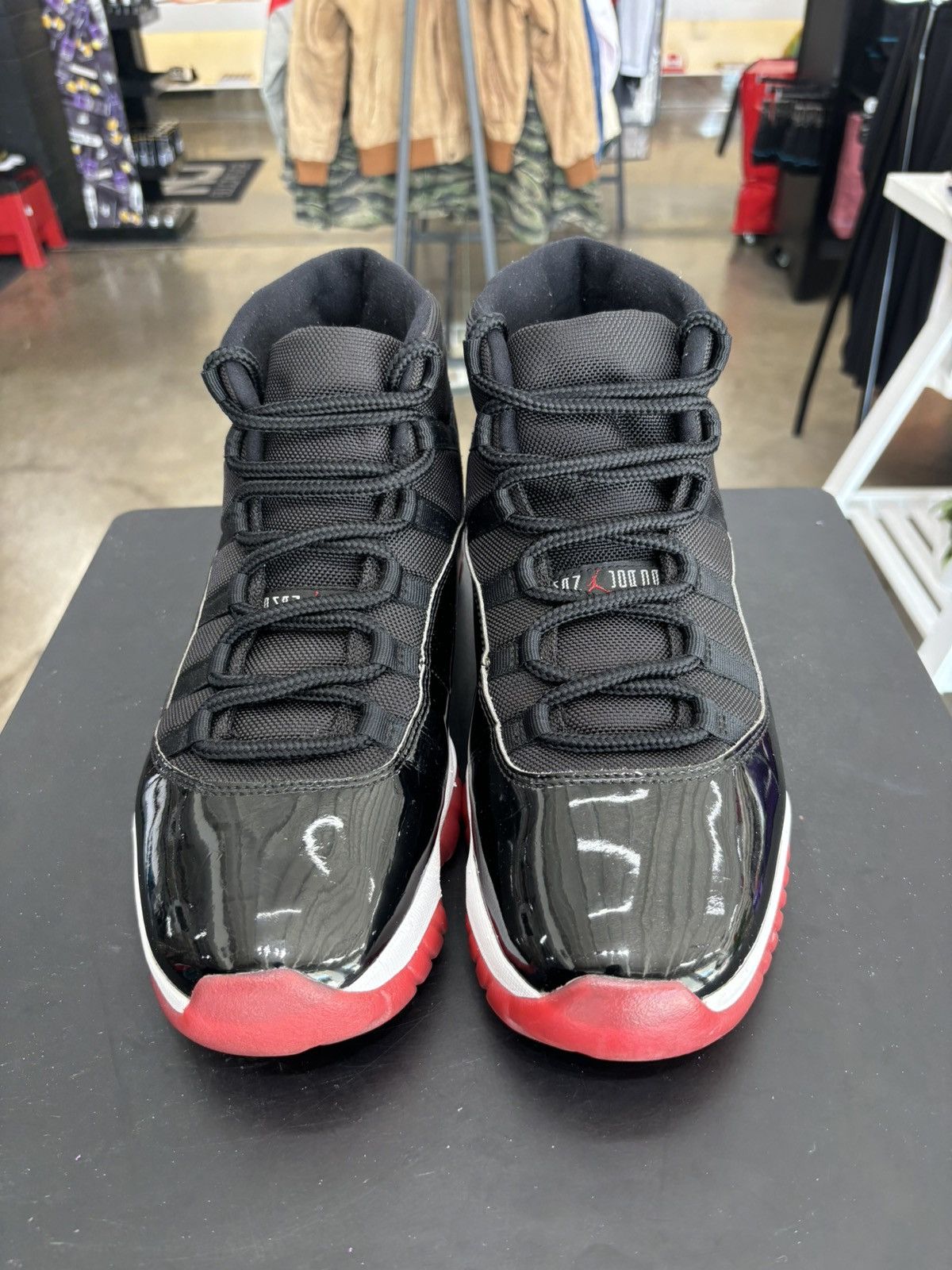 Jordan Brand Jordan 11 Playoffs Bred Sz. 12 Size US 12 / EU 45 - 2 Thumbnail