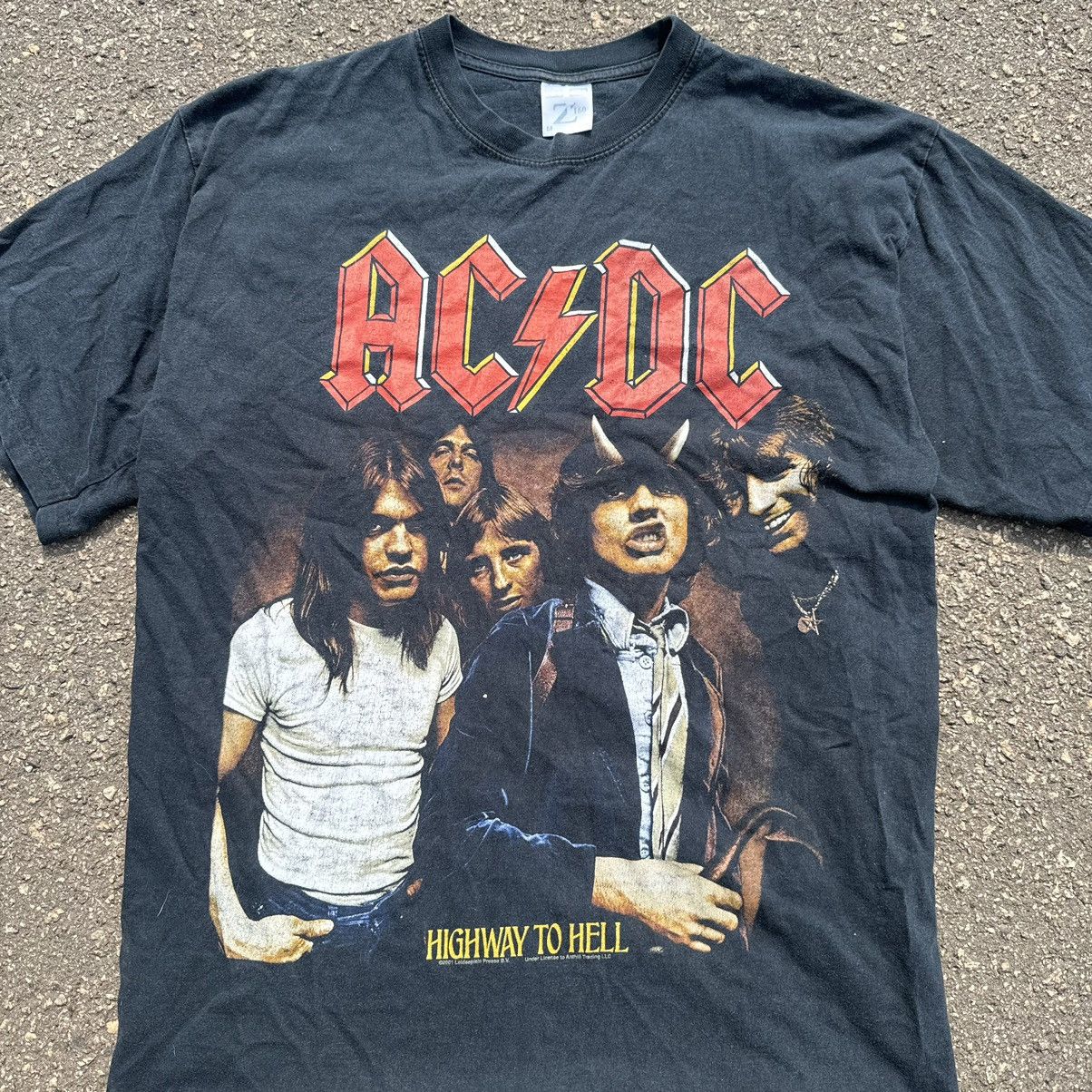 AC/DC × Vintage vintage 2001 ac dc t shirt rock band streetwear Size US M / EU 48-50 / 2 - 4 Thumbnail