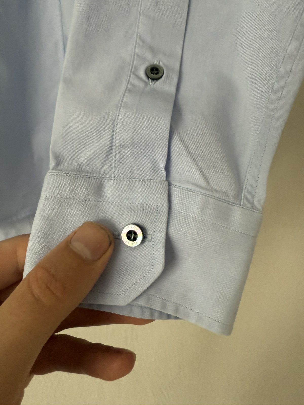 Gucci Light Blue Slim Shirt with Mother of Pewrl Buttons Size US M / EU 48-50 / 2 - 7 Thumbnail