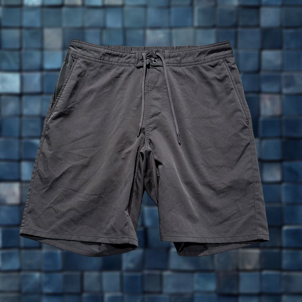 Ten Thousand Ten Thousand Foundation Short Mens Large Gray Athletic Training Gym Swim Lined Size US 33 - 1 Thumbnail