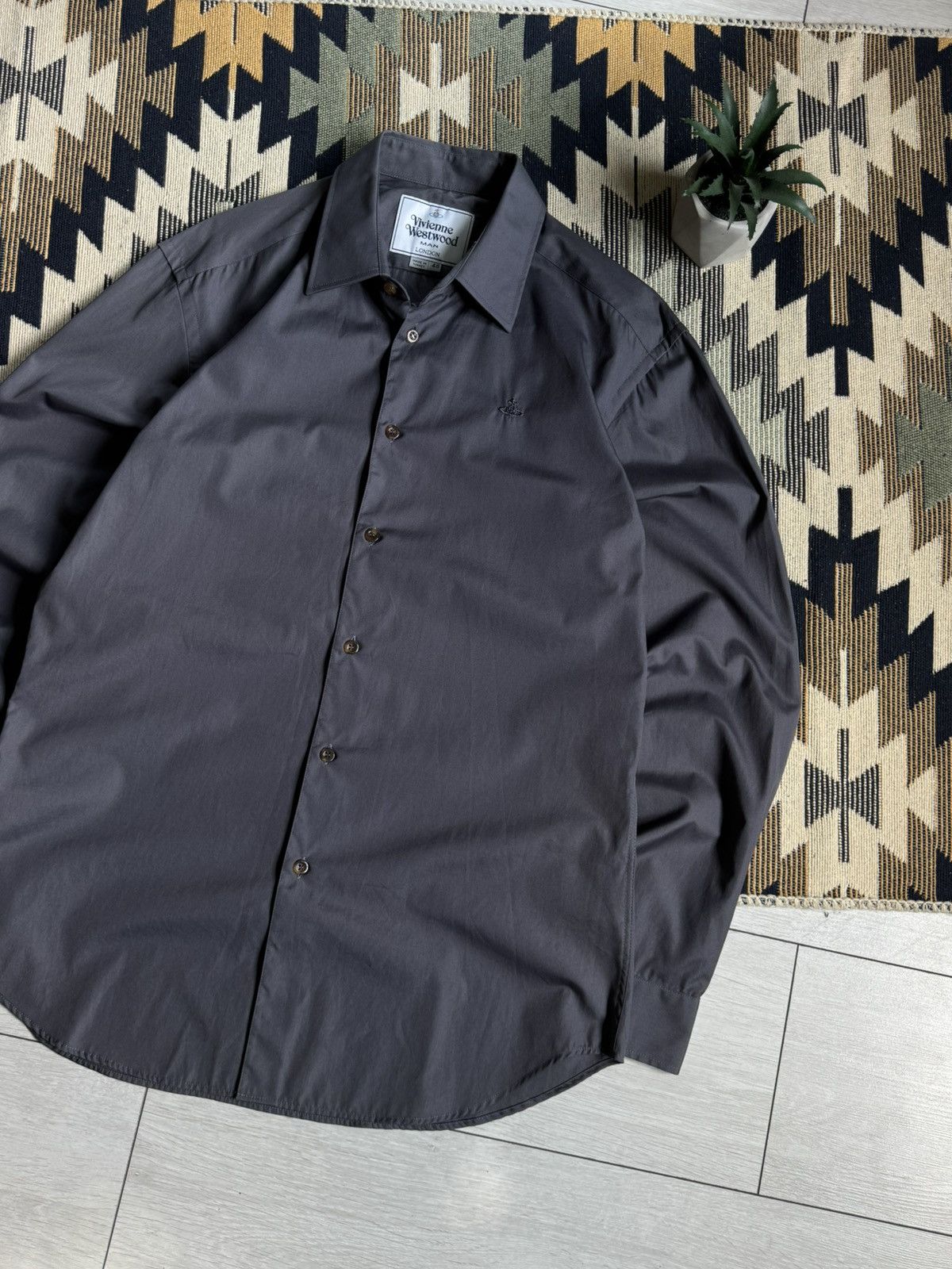 Vivienne Westwood Rare❗️Vivienne Westwood Gray Logo Button Up Shirt Size US M / EU 48-50 / 2 - 3 Thumbnail