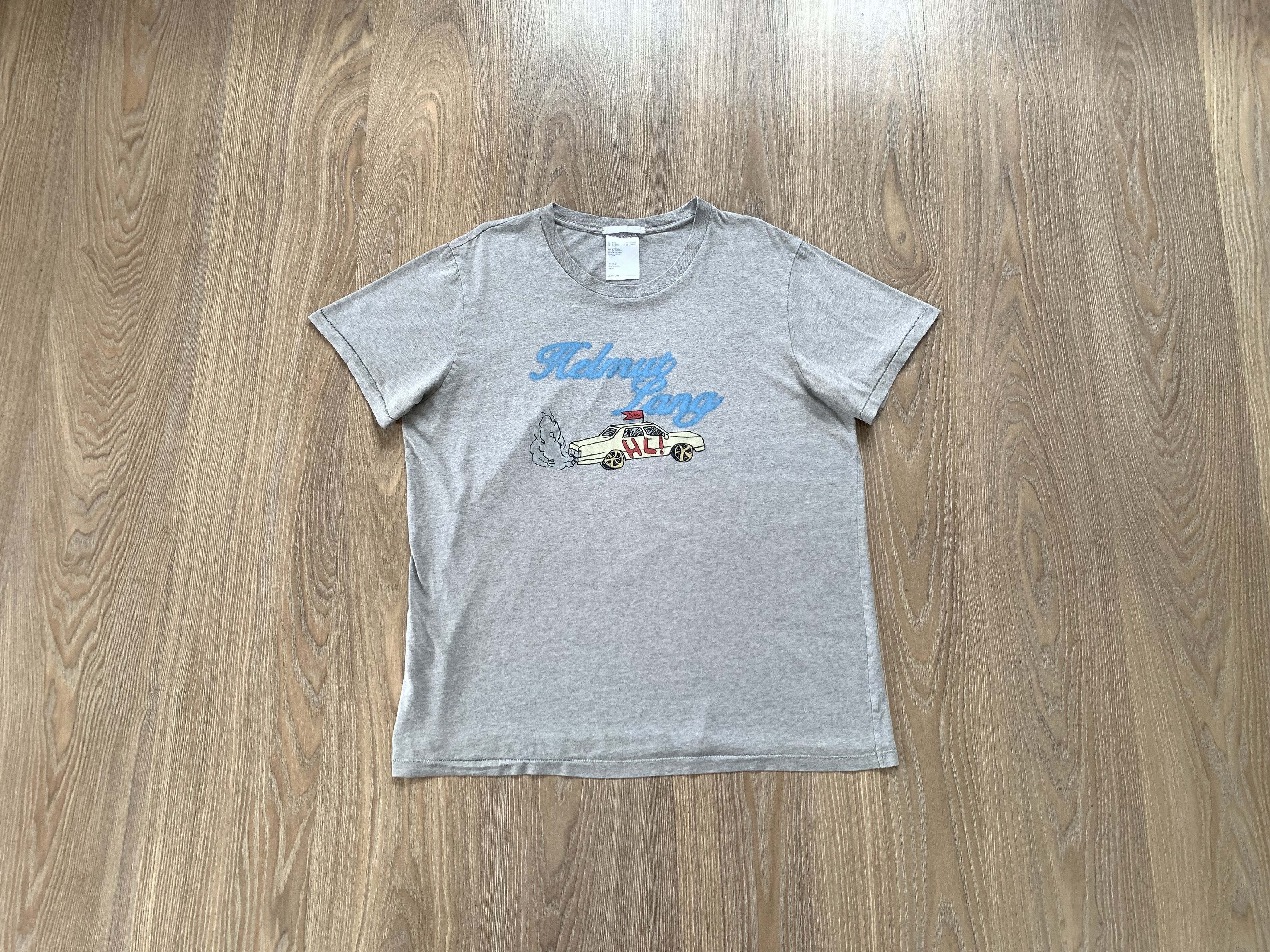 Helmut Lang Helmut Lang Graphic Car Print Grey T-Shirt “HL!” Size US XL / EU 56 / 4 - 1 Thumbnail