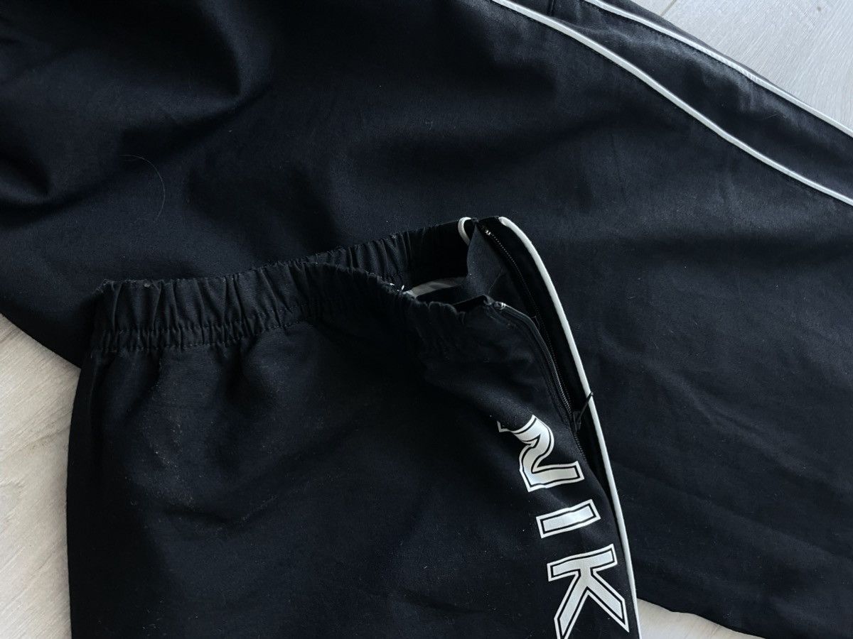 Nike Vintage Nike 00's Black Nylon Sweatpants Y2K Baggy Drill Size US 33 - 6 Thumbnail