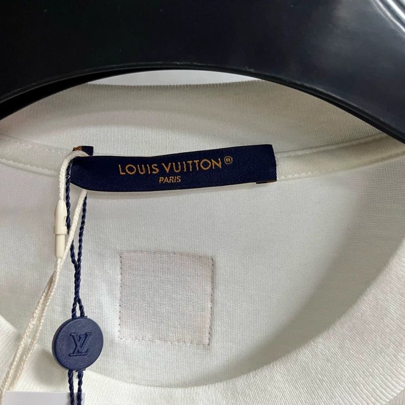 Louis Vuitton Louis Vuitton 25 New Spring Printed Crew Neck Short Sleeve Size US XL / EU 56 / 4 - 2 Thumbnail