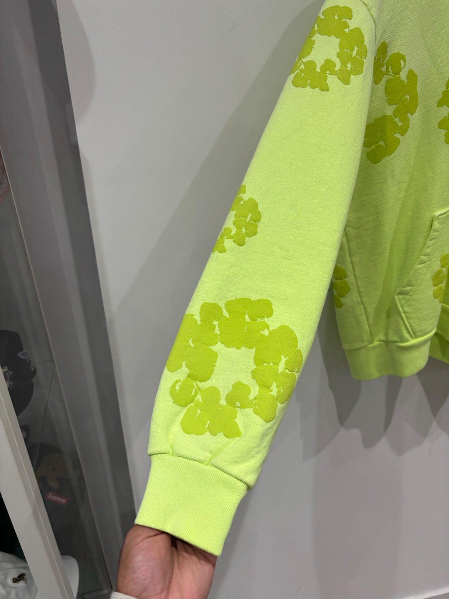 DENIM TEARS Denim Tears Mono Cotton Wreath Hoodie Neon Green Size US S / EU 44-46 / 1 - 2 Thumbnail