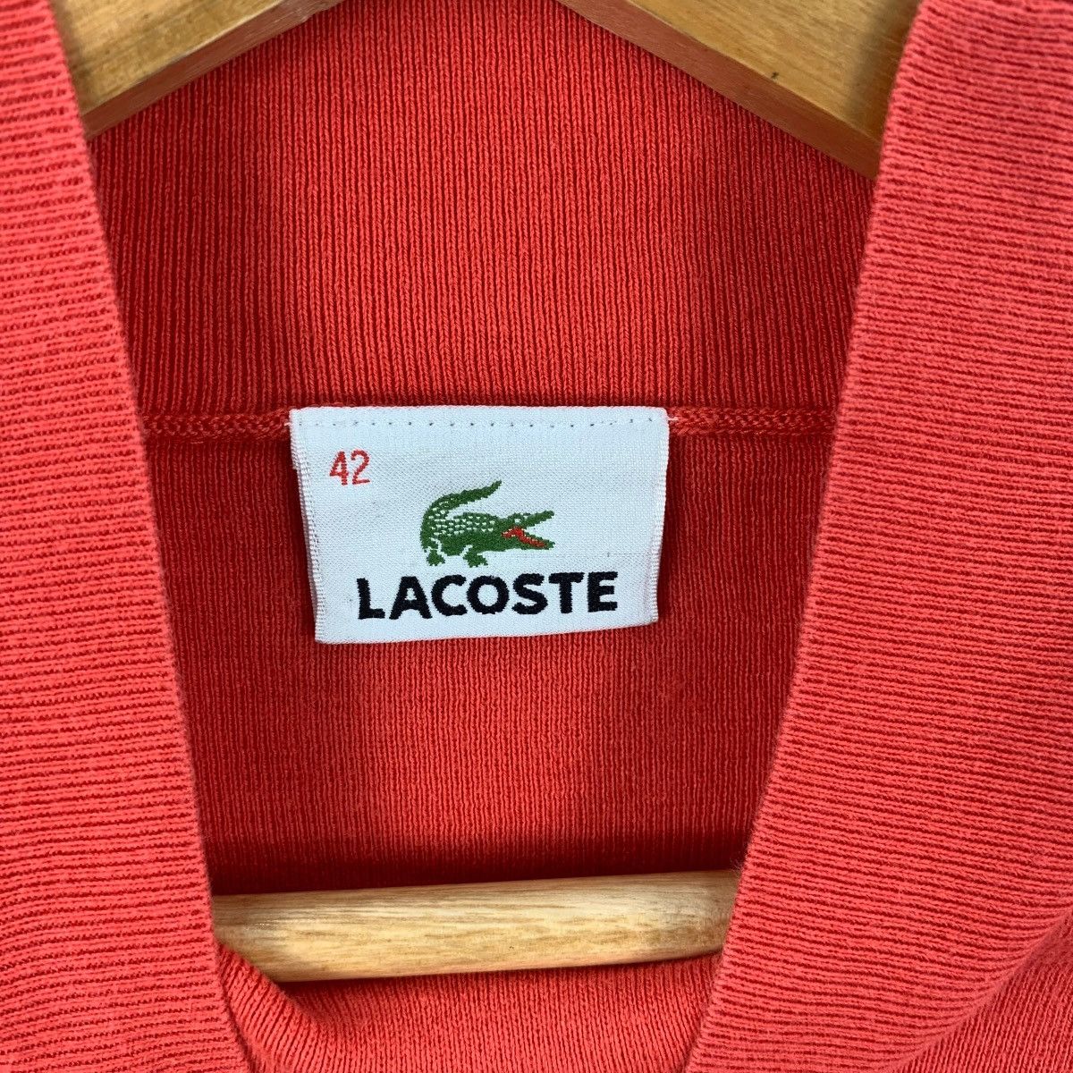 Lacoste Vintage LACOSTE FRANCE Minimalist Design Embossed Logo Tee Size S / US 4 / IT 40 - 7 Thumbnail