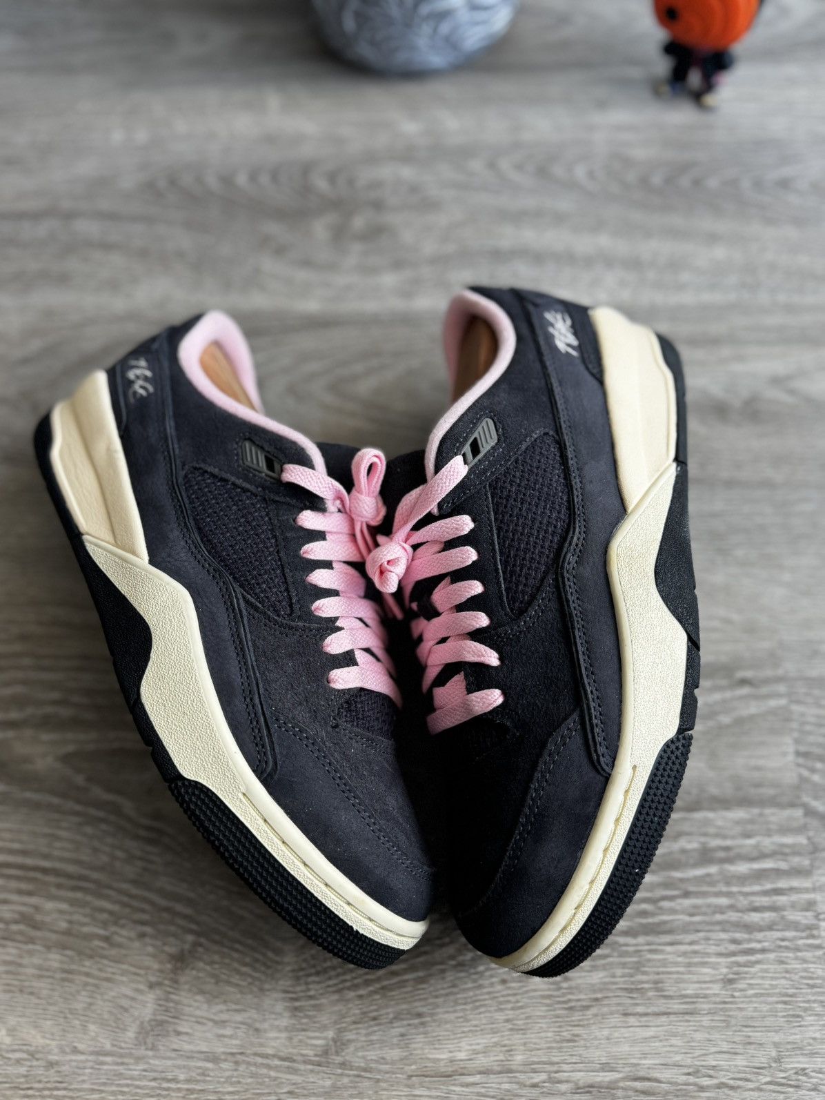 Jordan Brand Jordan Flight Court Neapolitan Black / Pink Size US 8 New Size US 8 / EU 41 - 7 Thumbnail