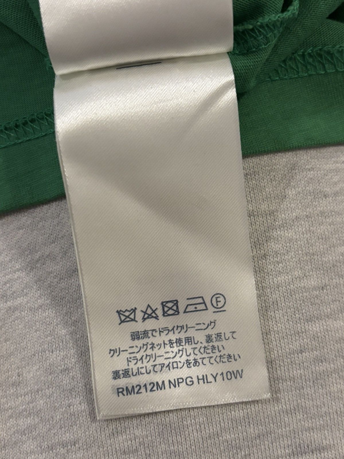 Louis Vuitton Louis Vuitton debossed green Tee Shirt Size Large Size US L / EU 52-54 / 3 - 8 Thumbnail
