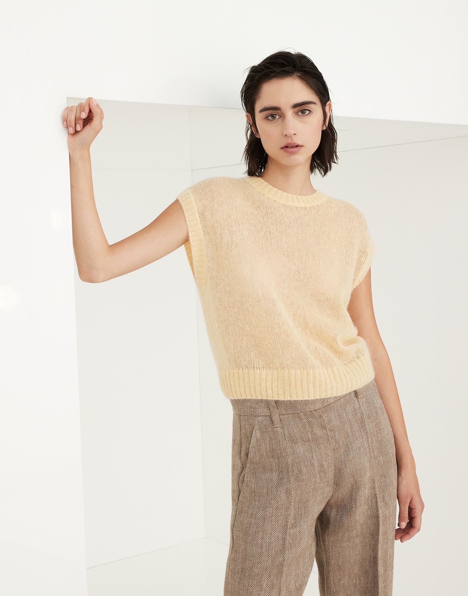 Brunello Cucinelli o1w1db10825 Knitted Vest in Bright Yellow Size L / US 10 / IT 46 - 1 Thumbnail
