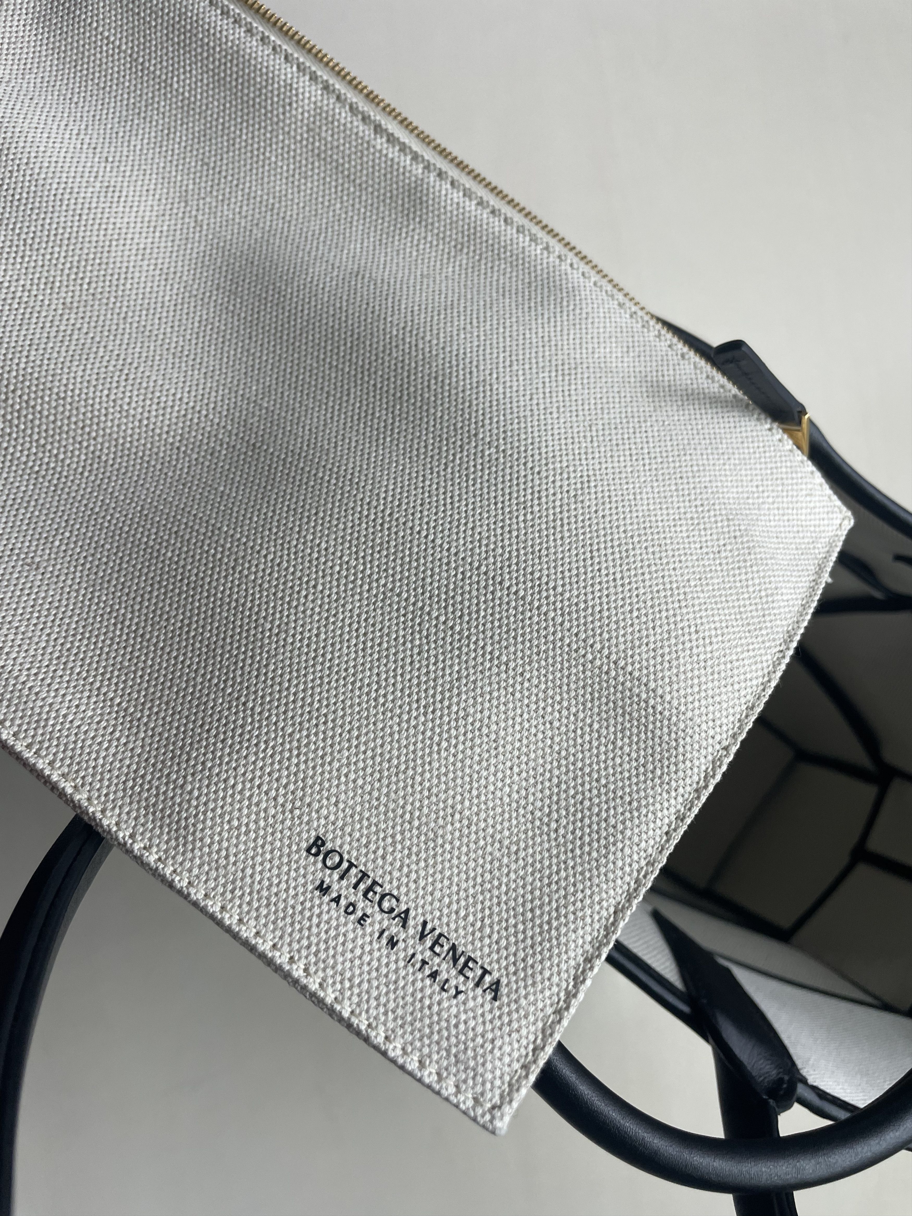 Bottega Veneta Bottega Veneta Large Arco Canvas Tote Bag Size ONE SIZE - 8 Thumbnail