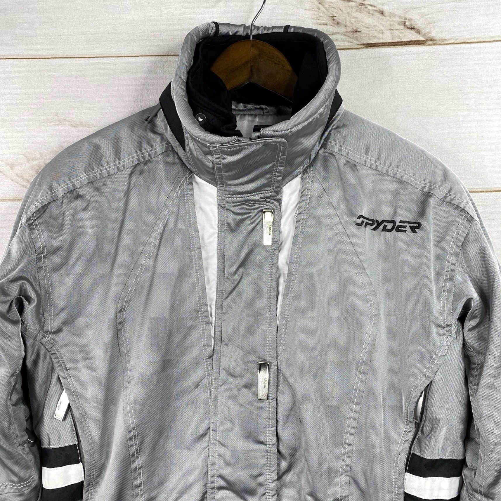 Spyder VINTAGE Spider Womens Ski Jacket Gray 4 Zip Hooded Pockets Logo Insulated Thinsulate Winter Casual Mens Womens Girls? Size S / US 4 / IT 40 - 2 Thumbnail