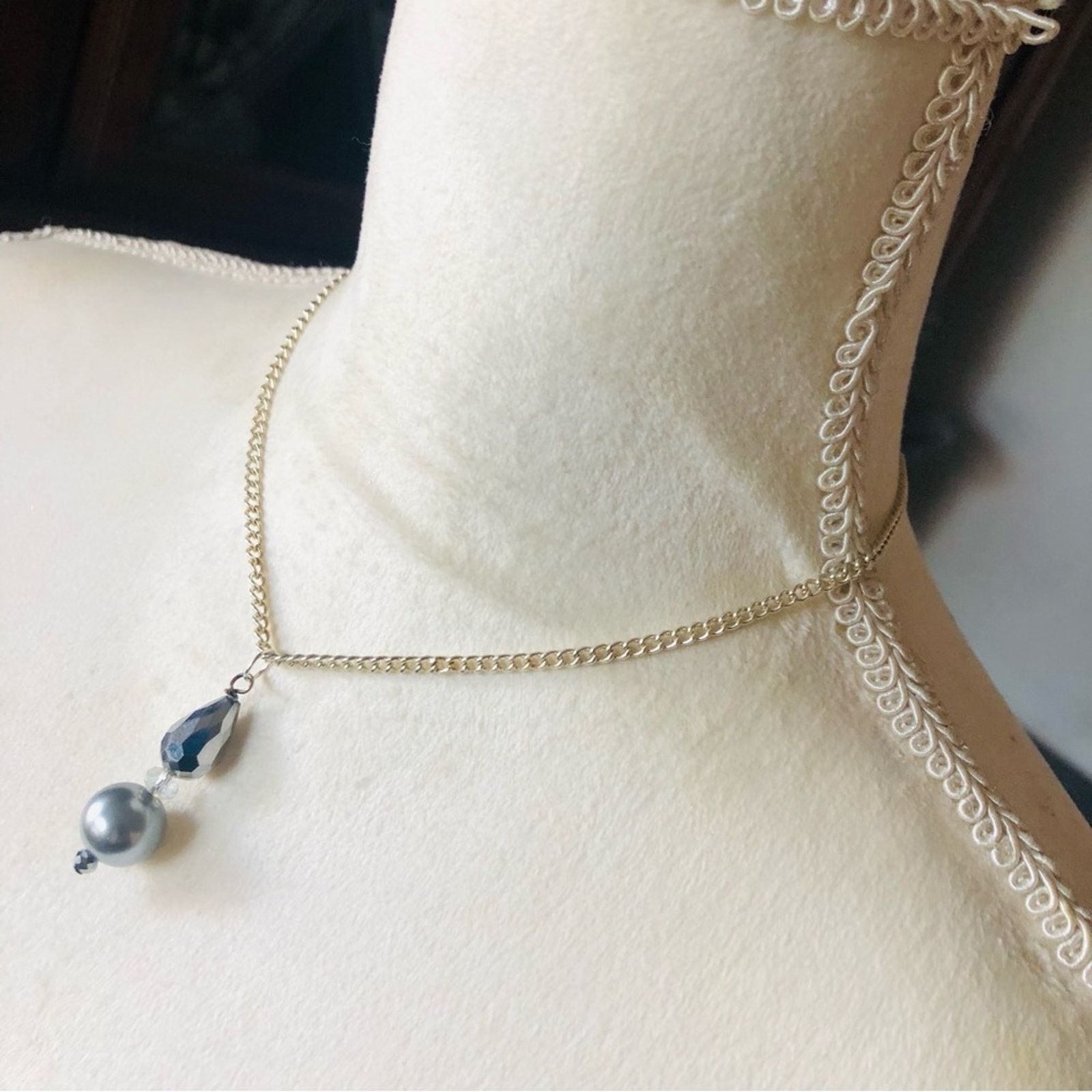 Handmade Handcrafted faceted glass crystal and pearl drop necklace Size ONE SIZE - 4 Thumbnail