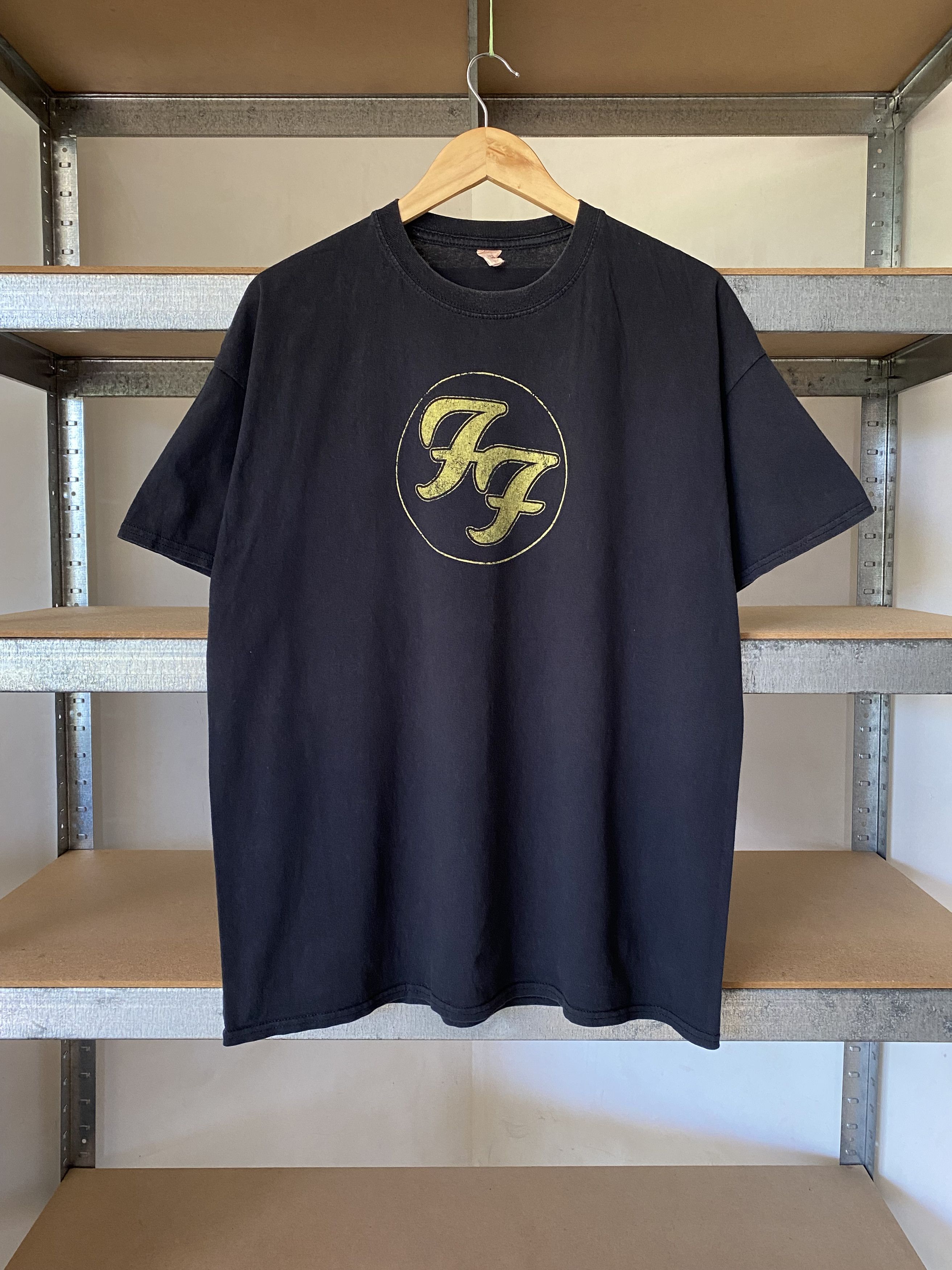 Band Tees Foo Fighters Vintage 2000s Greatest Hits Tee Size US XL / EU 56 / 4 - 1 Thumbnail