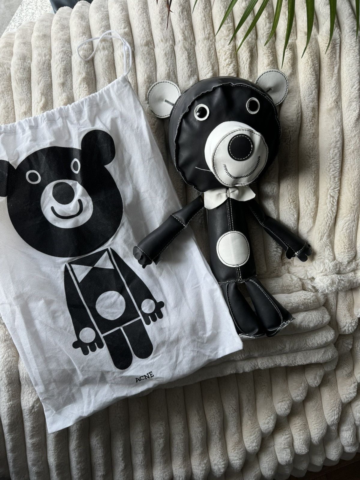 Acne Studios × Designer × Japanese Brand Acne studios JR WORK SHOP bear Size ONE SIZE - 1 Thumbnail
