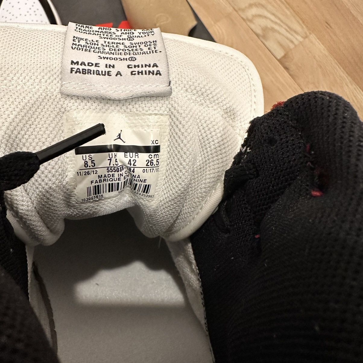 Jordan Brand Air Jordan 1 retro high of black toe Size US 8.5 / EU 41-42 - 5 Thumbnail