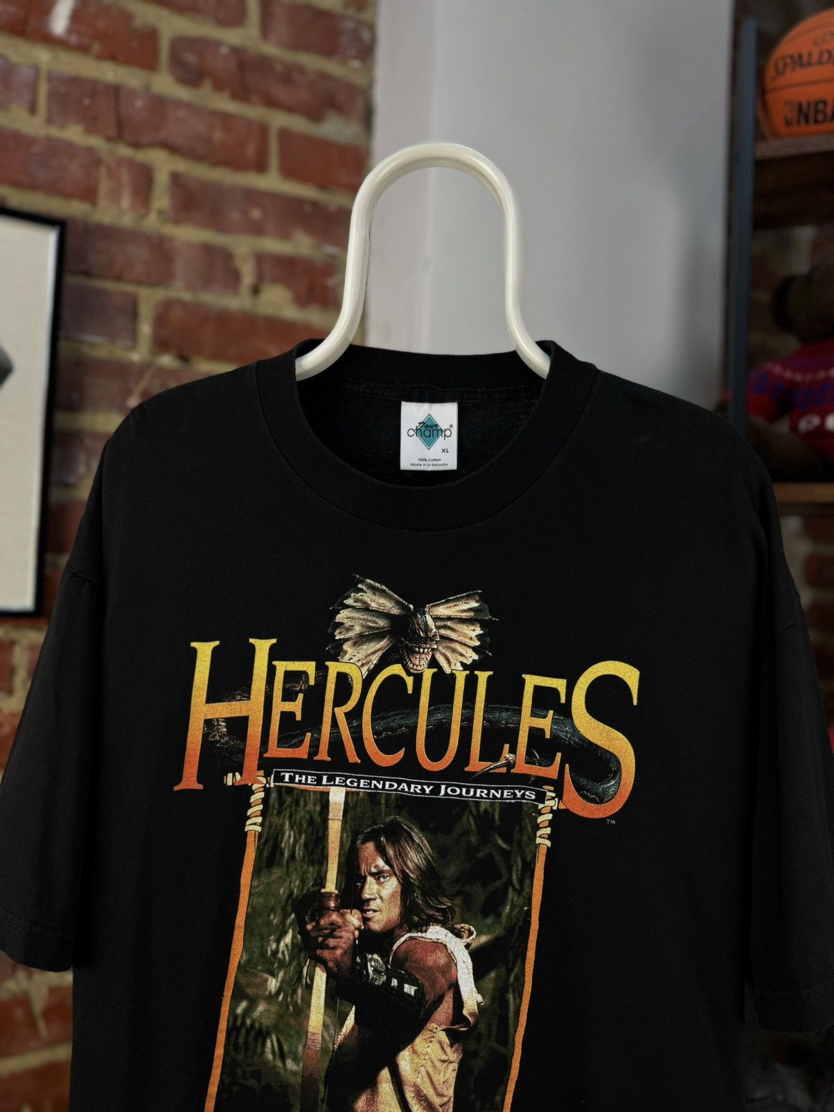 Vintage HERCULES The Legendary Journeys 1997 Vintage T-Shirt Size US XL / EU 56 / 4 - 2 Thumbnail