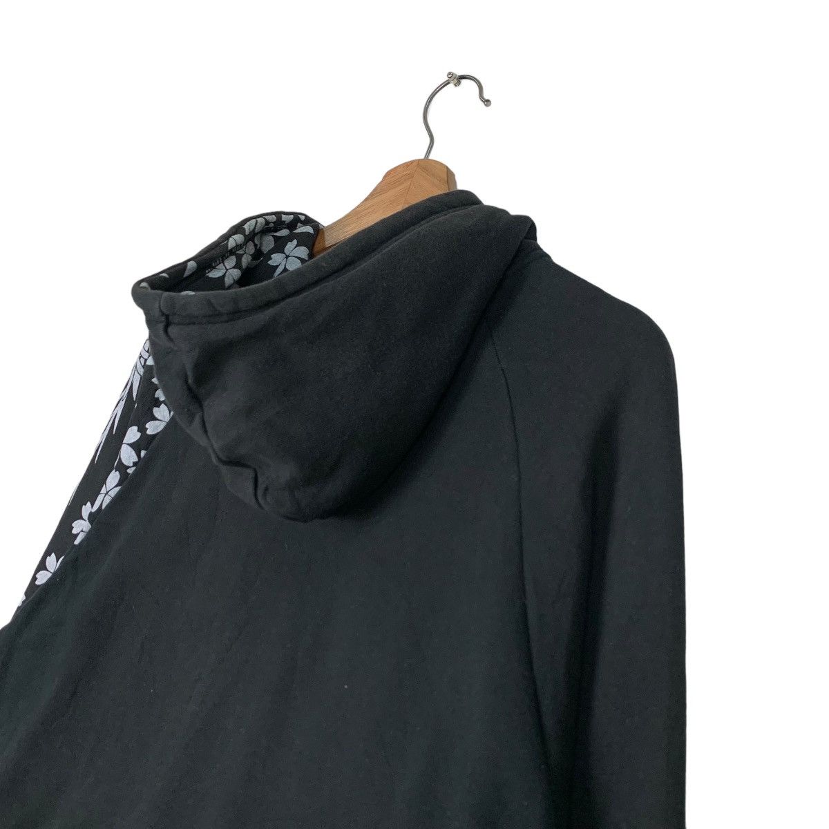 Japanese Brand Japanese Traditional Sakura on Sleeve Hoodies #0731-C33 Size US M / EU 48-50 / 2 - 8 Thumbnail