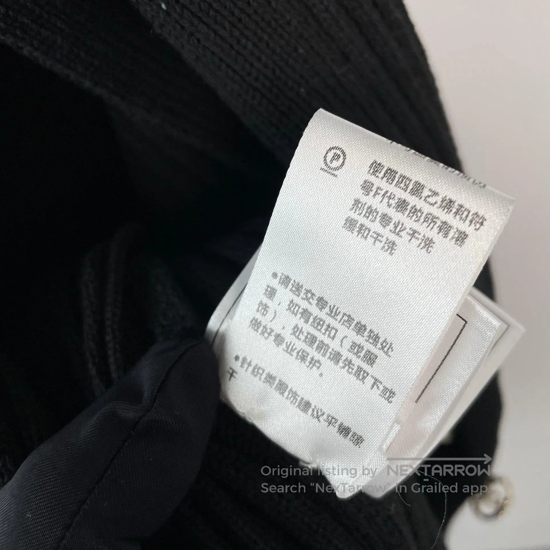 Chanel Chanel Black Gold Button Knit Cardigan. Size M / US 6-8 / IT 42-44 - 9 Thumbnail