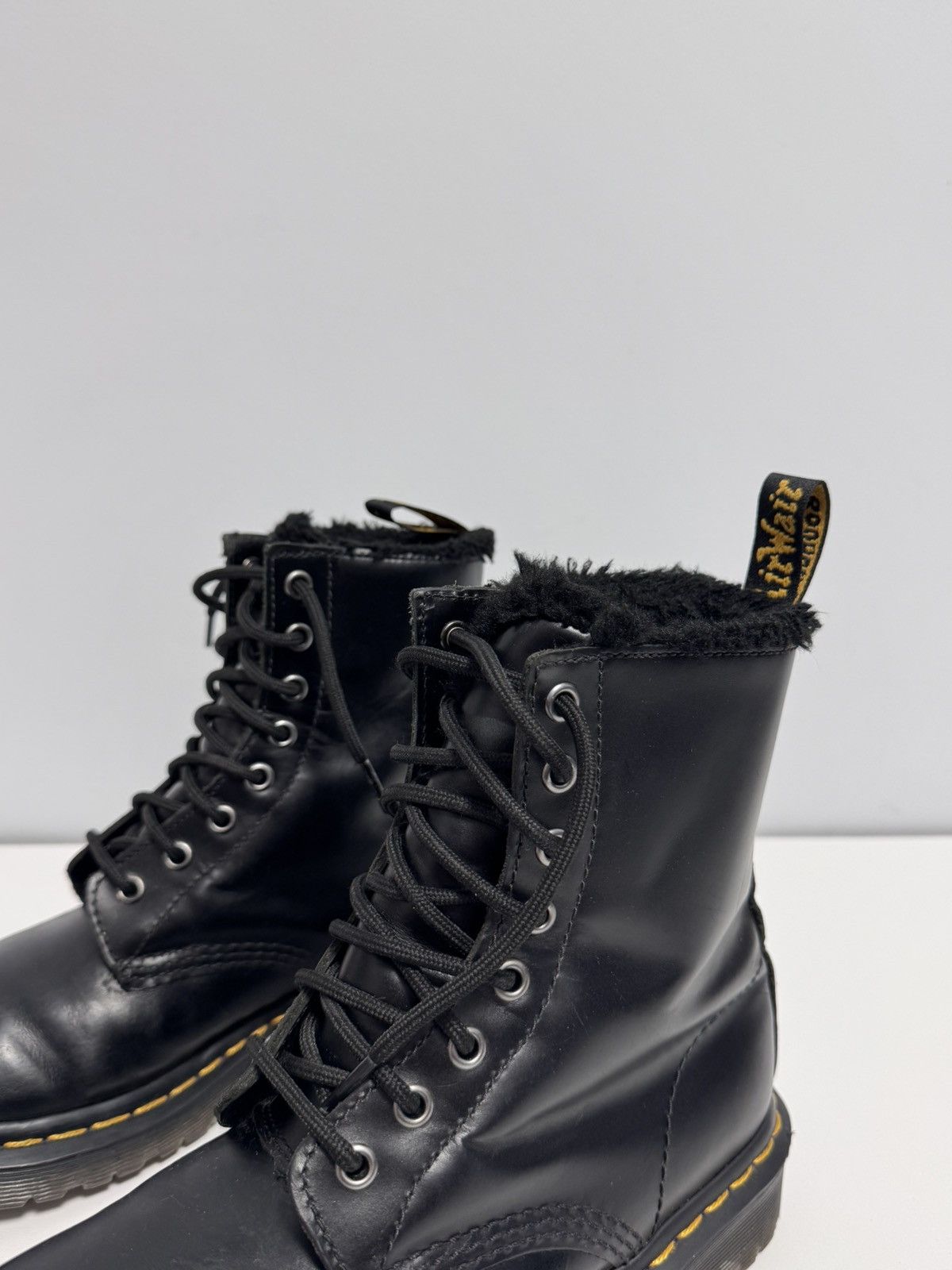 Dr. Martens Dr. Martens Black Sherpa Combs Boots Size US 7 / IT 37 - 2 Thumbnail