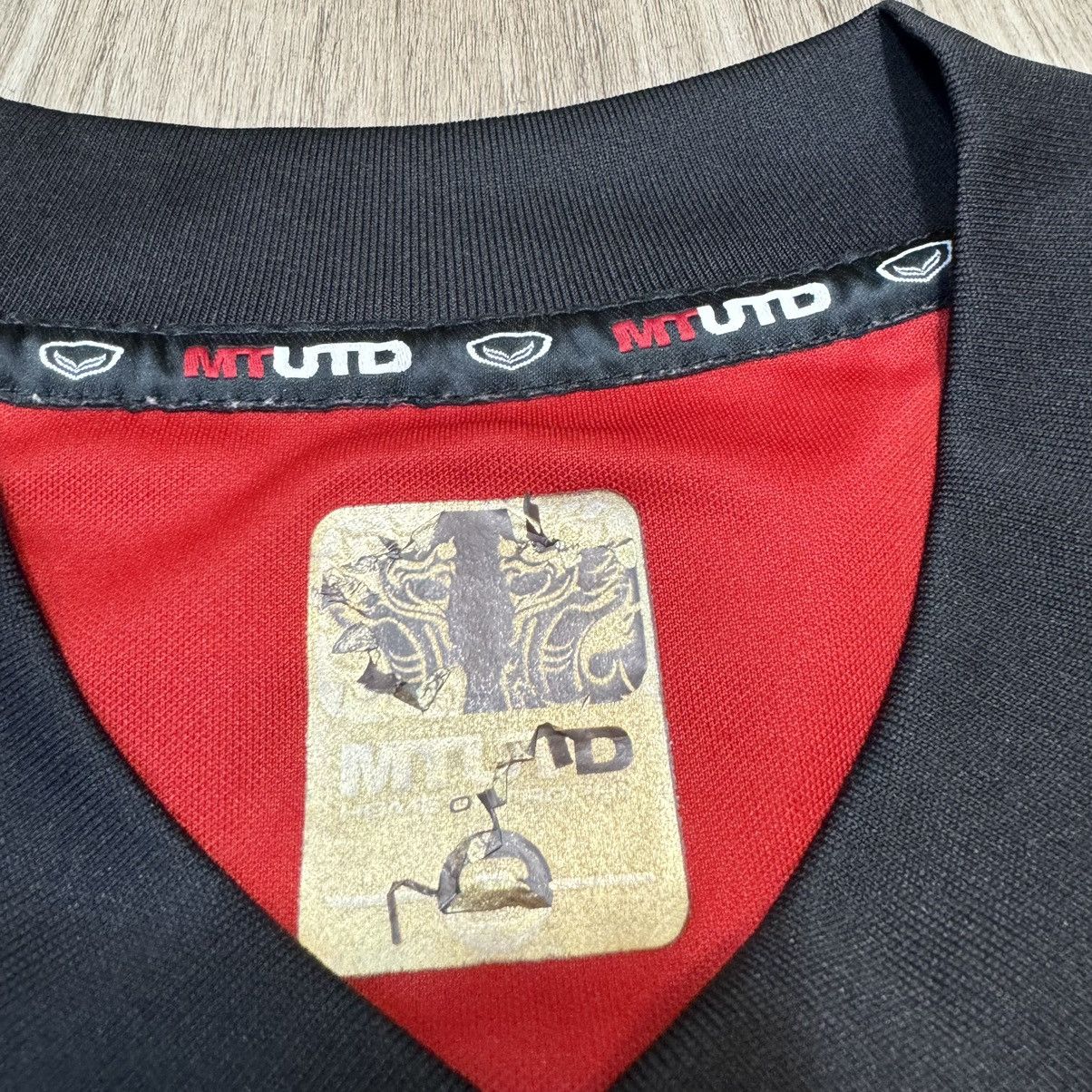Other Muangthong United 2013 home shirt Size US S / EU 44-46 / 1 - 8 Thumbnail