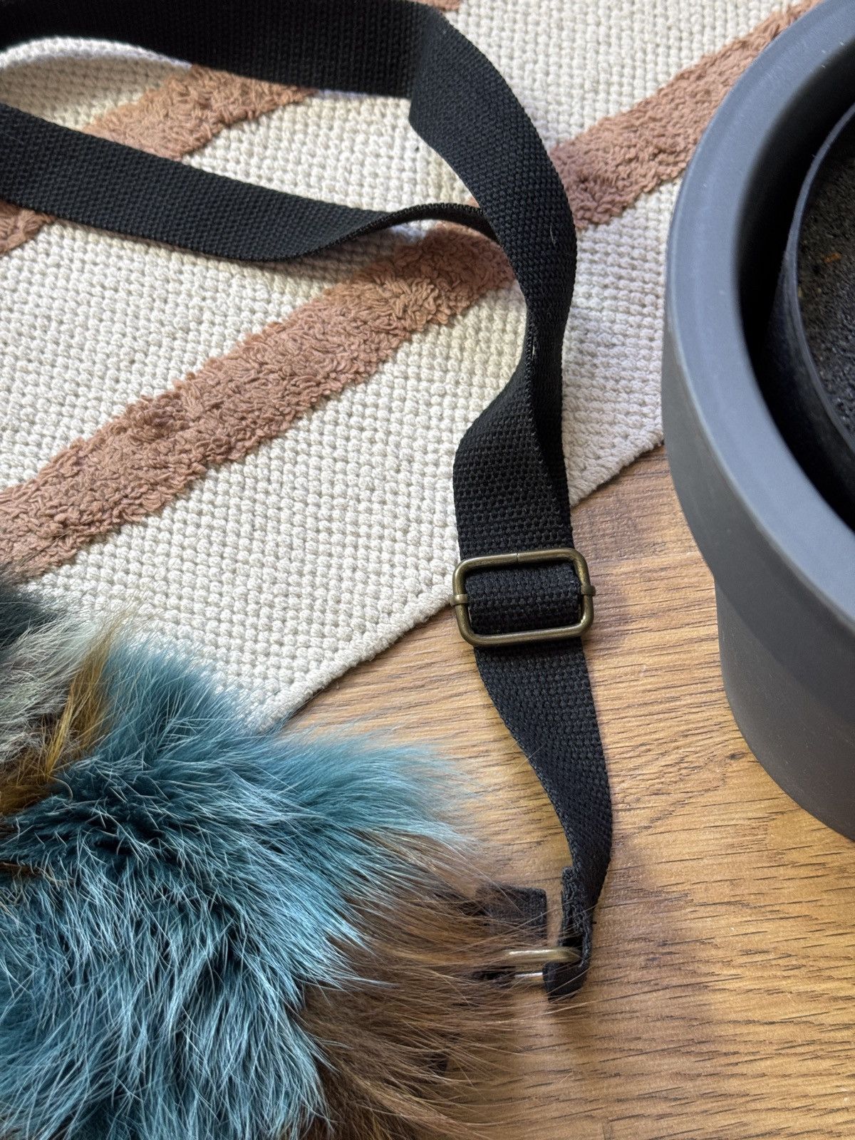 Vintage VINTAGE AVANT GARDE FUR STYLE 2000s CROSSBODY BAG Size ONE SIZE - 3 Thumbnail