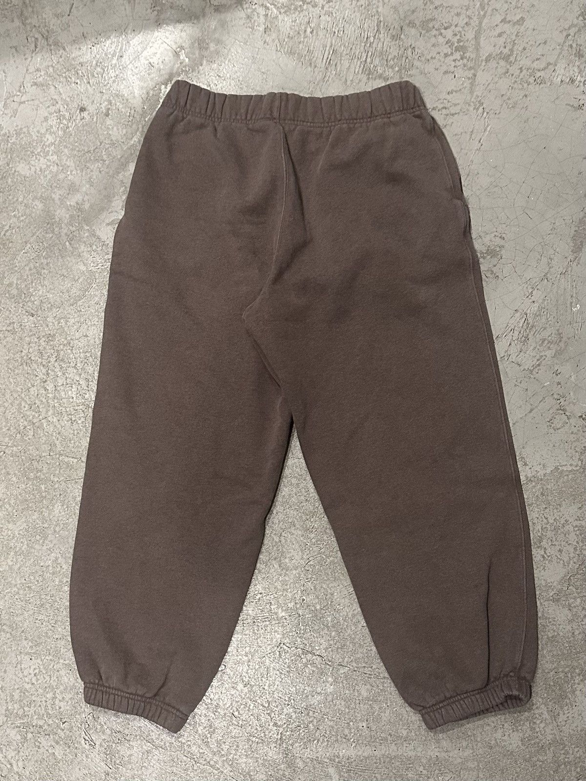 Uniqlo Uniqlo Wide Fit Sweatpants Size US 32 / EU 48 - 2 Thumbnail