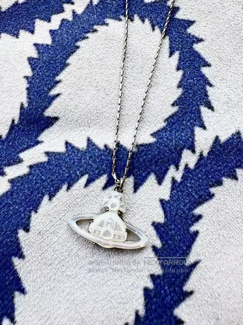 Vivienne Westwood Vivienne Westwood White Mother-of-Pearl Saturn Necklace Size ONE SIZE - 1 Thumbnail