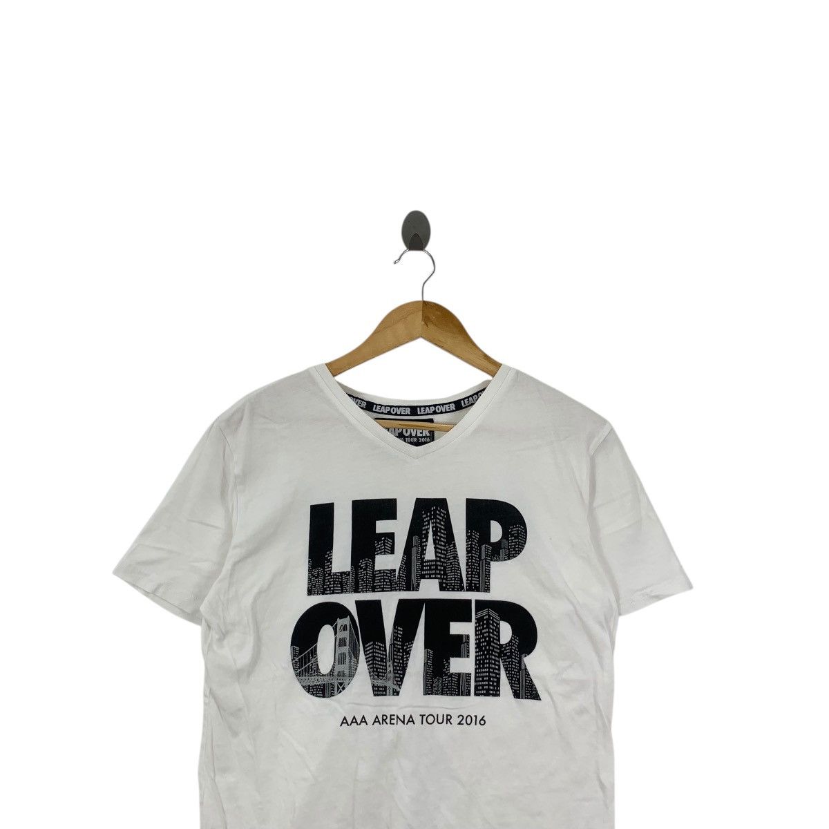 Band Tees AAA ATTACK ALL AROUND Japan Pop Group Idol Tee Shirt Top Size S / US 4 / IT 40 - 2 Thumbnail
