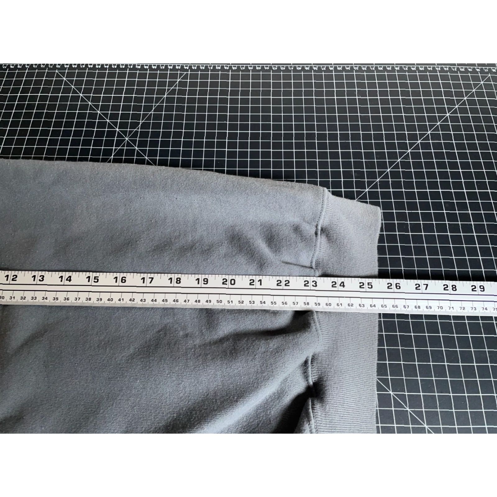 Vintage VINTAGE Sweatshirt Crewneck Raglan Sleeves Dark Gray 90s Adult Medium Men’s Pullover Cotton Blend 50/50 Regular Fit Nightwatch Gray Shirts? Size US M / EU 48-50 / 2 - 6 Thumbnail