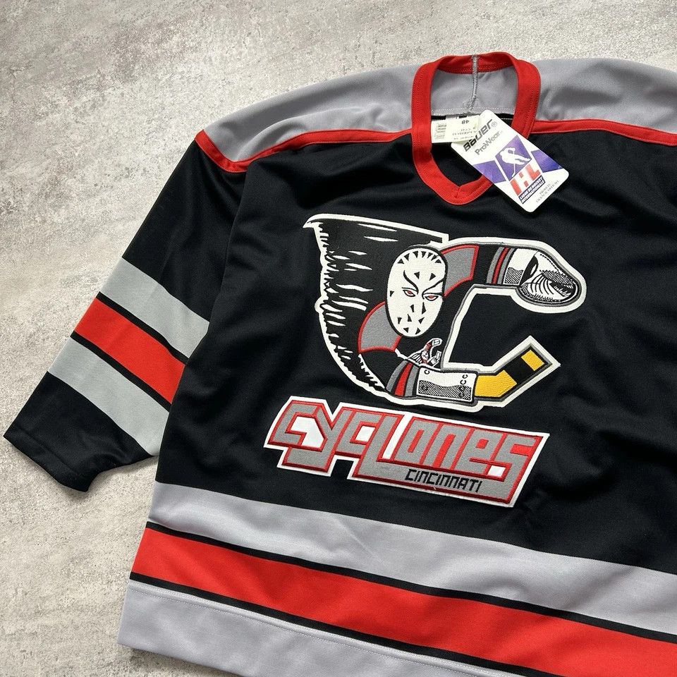 Vintage IHL CINCINNATI CYCLONES BAUER AUTHENTIC HOCKEY SIZE 48 Size US XL / EU 56 / 4 - 2 Thumbnail