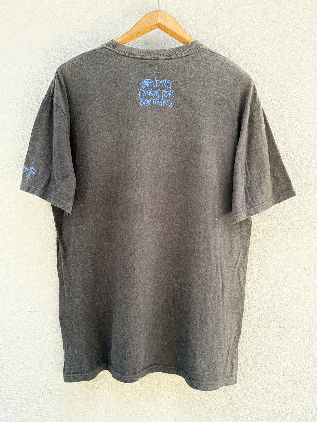 Stussy Thrashed Vintage Stussy Standing From For 30 Years Skate Tee Size US L / EU 52-54 / 3 - 2 Thumbnail