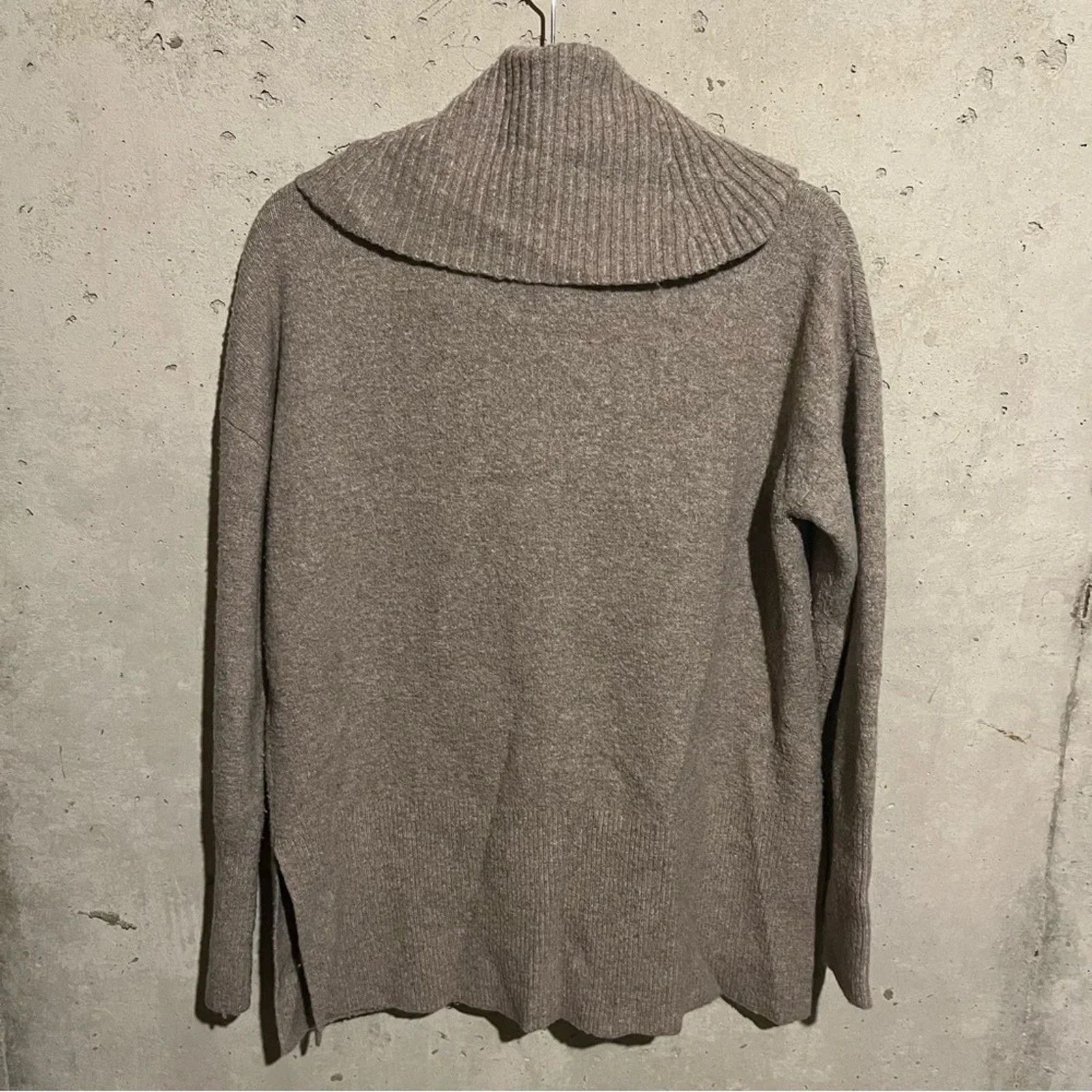 Nanette Lepore Nanette Lepore Women's Wool Blend Turtleneck Sweater Sz L Size L / US 10 / IT 46 - 7 Thumbnail