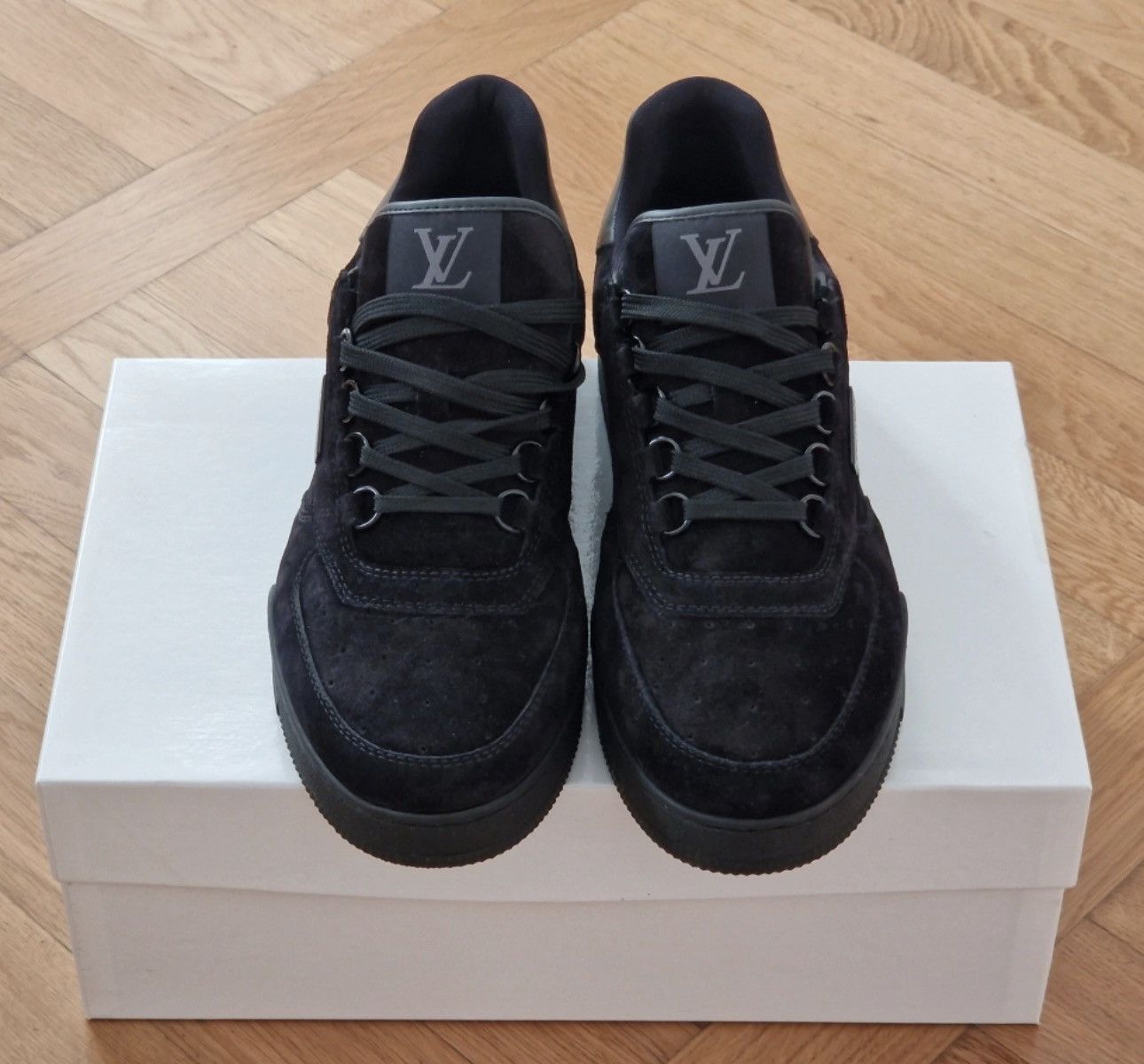 Louis Vuitton Louis Vuitton Uniform Sneakers - Black Suede. UK6. EU40 Size US 7 / EU 40 - 10 Thumbnail