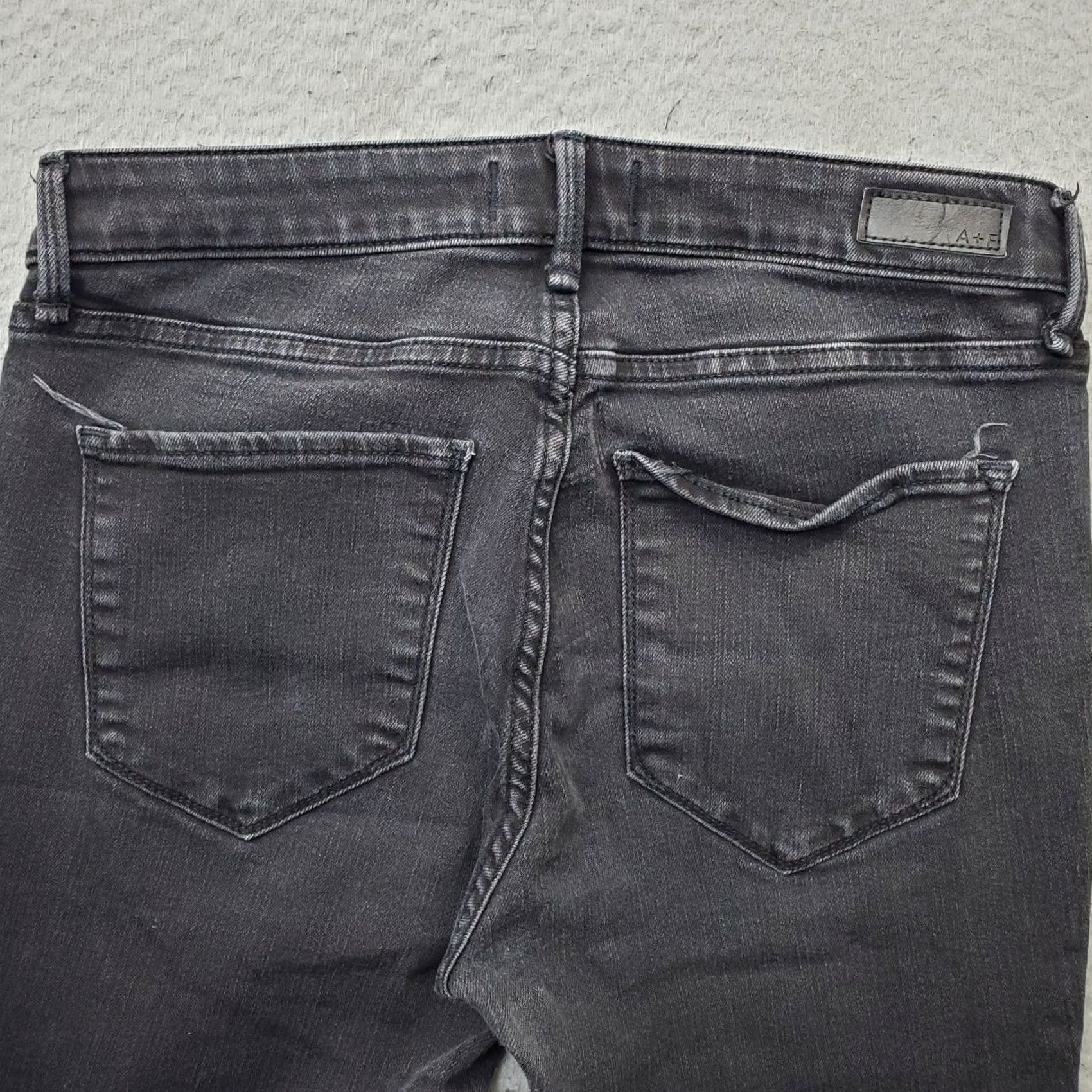 Abercrombie & Fitch Abercrombie & Fitch Skinny Jeans Womens 28 Black Cotton Distressed Frayed Hem Jeans Size 28" / US 6 / IT 42 - 8 Thumbnail