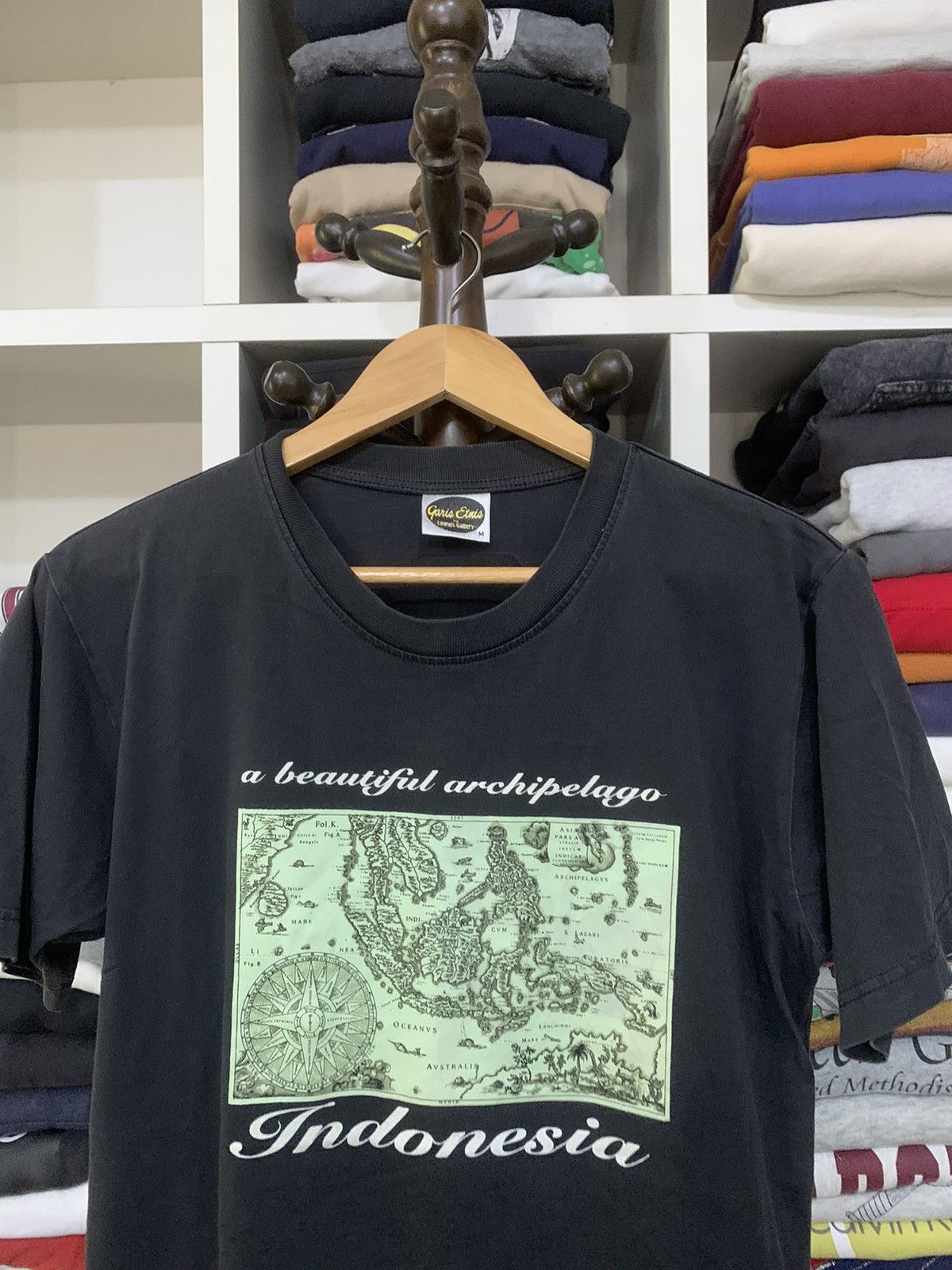 Vintage Vintage Indonesian T-Shirt Size US M / EU 48-50 / 2 - 5 Thumbnail