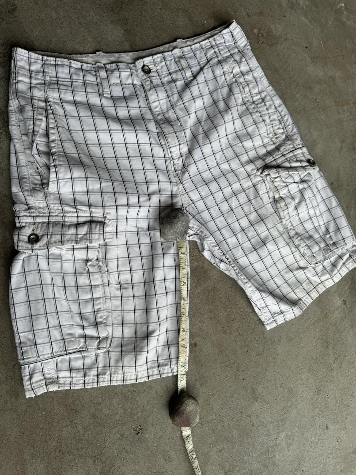 Levi's Levis Shorts Mens 33 White Plaid Cargo Flap Pockets Y2K Size US 33 - 2 Thumbnail