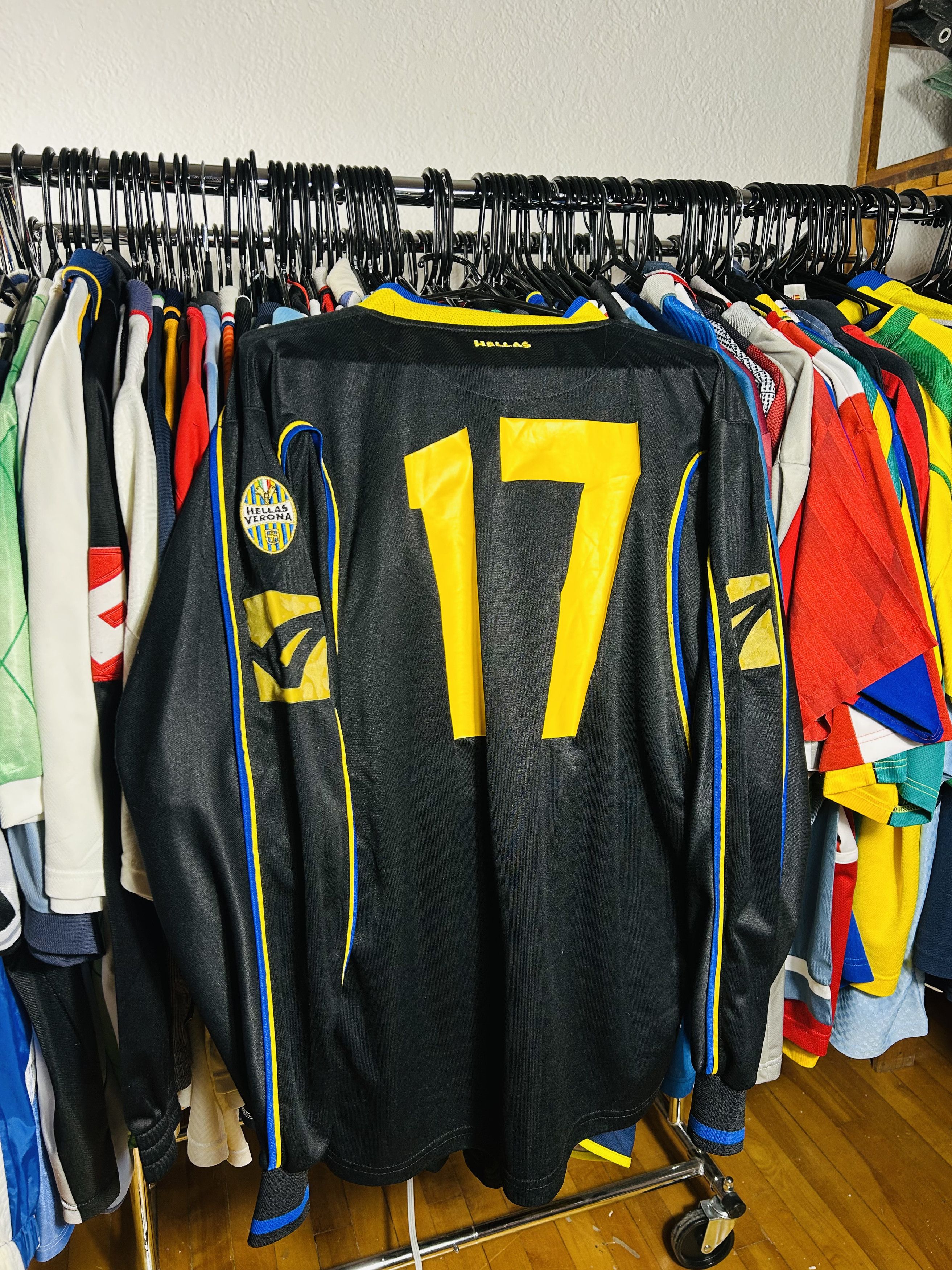 Other Hellas Verona 2003/04 third jersey Size US L / EU 52-54 / 3 - 2 Thumbnail