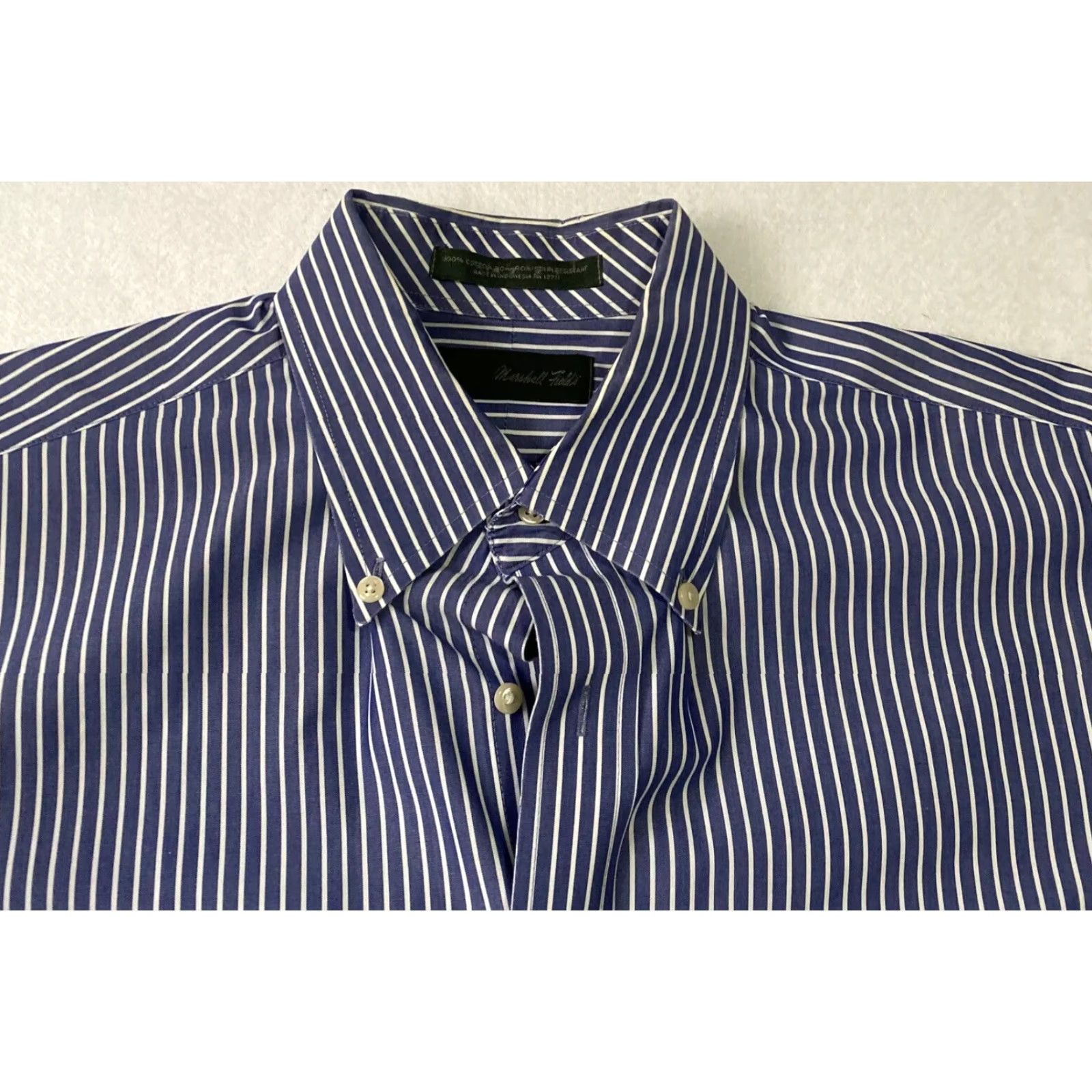 Vintage VINTAGE Marshall Fields Button-Up Shirt Men’s 16.5 36/37 Blue Long Sleeve Pocket Button-Up Collar Regular Big & Tall Mens Size US L / EU 52-54 / 3 - 4 Thumbnail