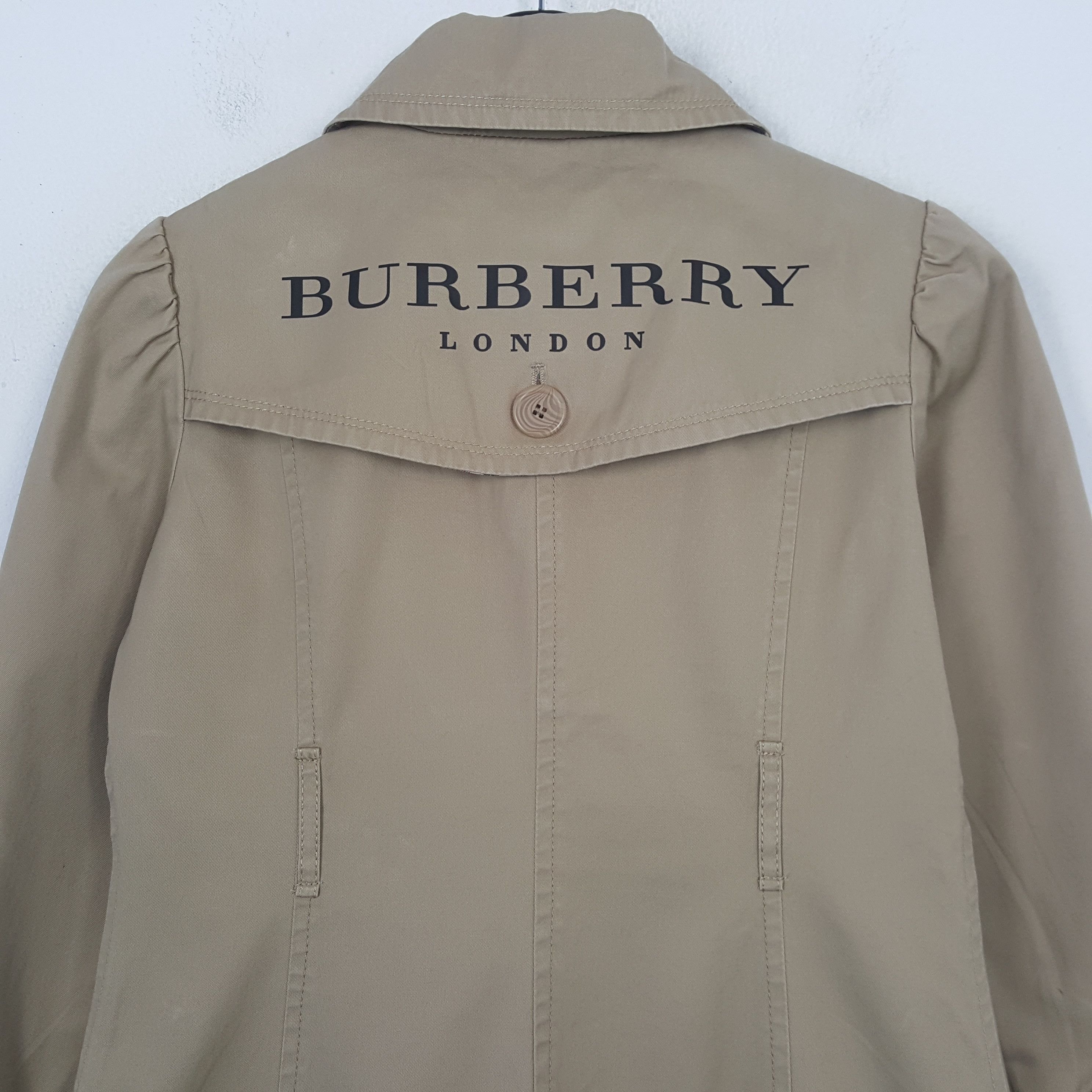 Burberry Burberry London Blue Label Custom Art Jacket C302N13 Size XS / US 0-2 / IT 36-38 - 2 Thumbnail